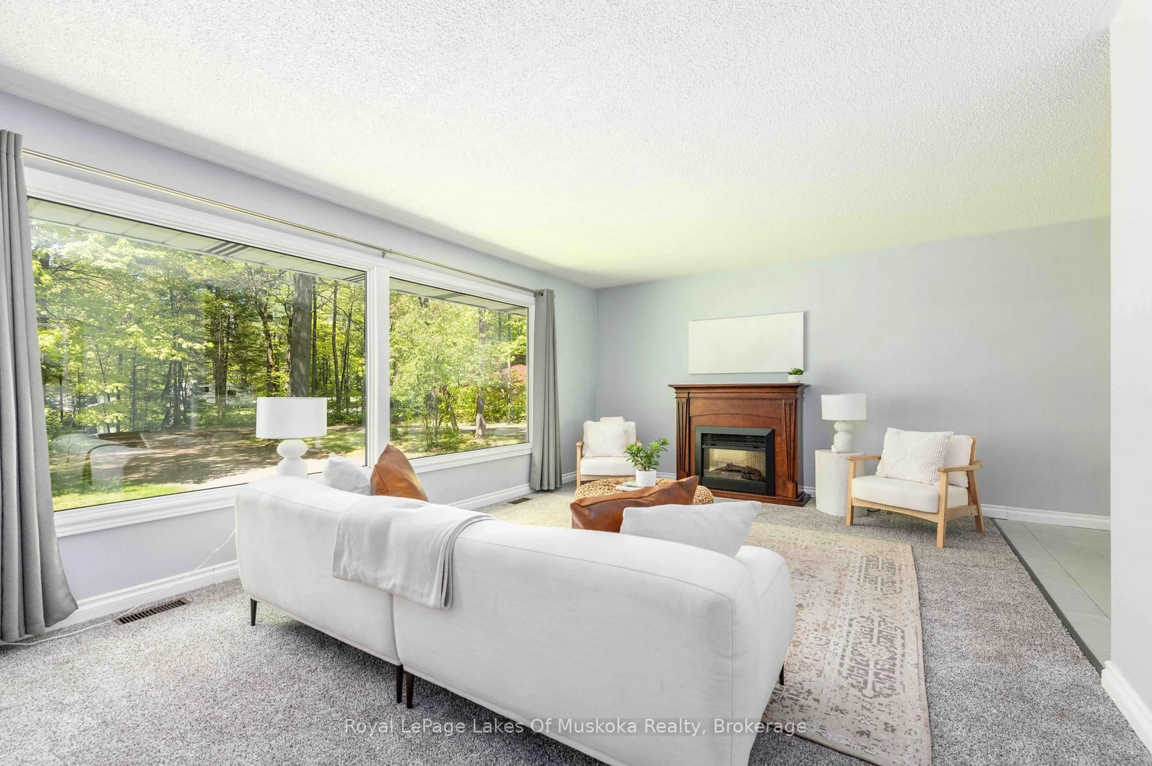Living room with furniture, unknown for 873 Muskoka 3 Rd, Huntsville Ontario P1H 1E2