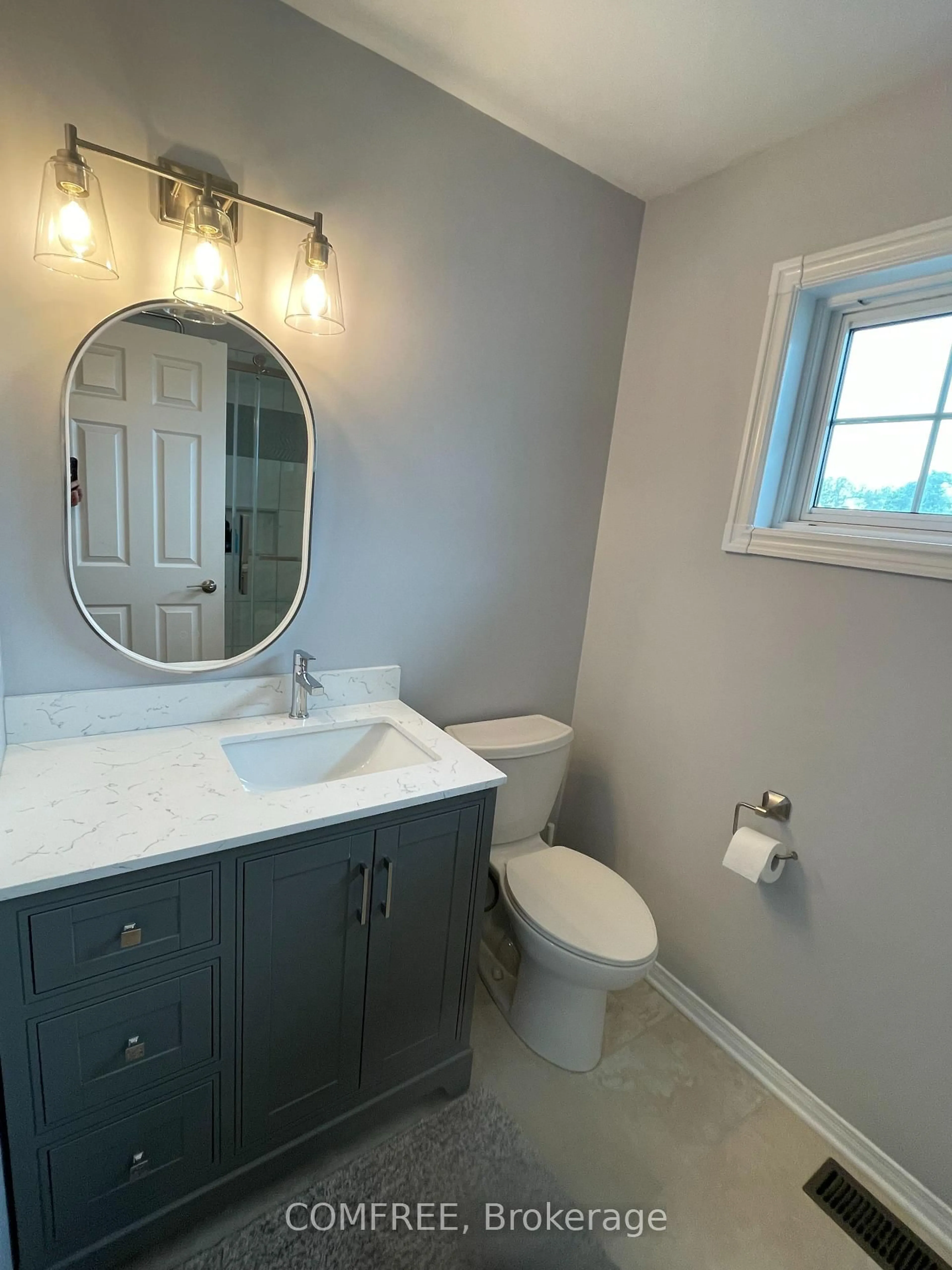 Contemporary bathroom, ceramic/tile floor for 52 Speers Cres, Kanata Ontario K2M 1W2