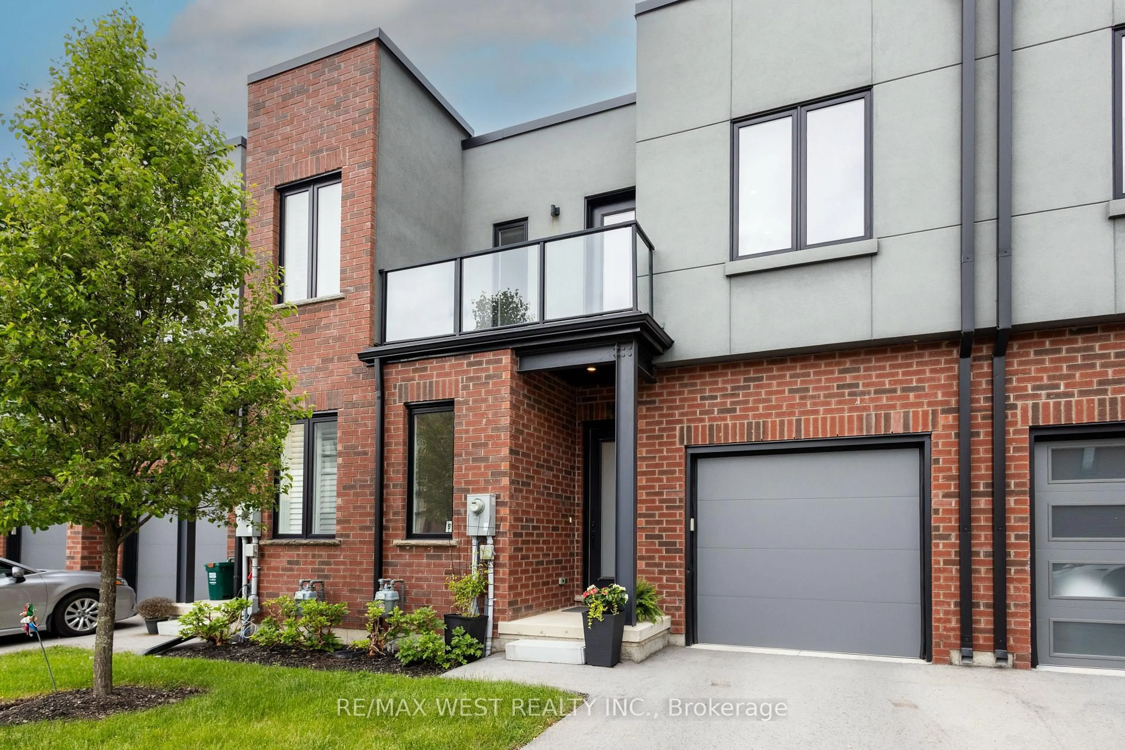 Home with brick exterior material, street for 1465 Station St, Pelham Ontario L0S 1E3