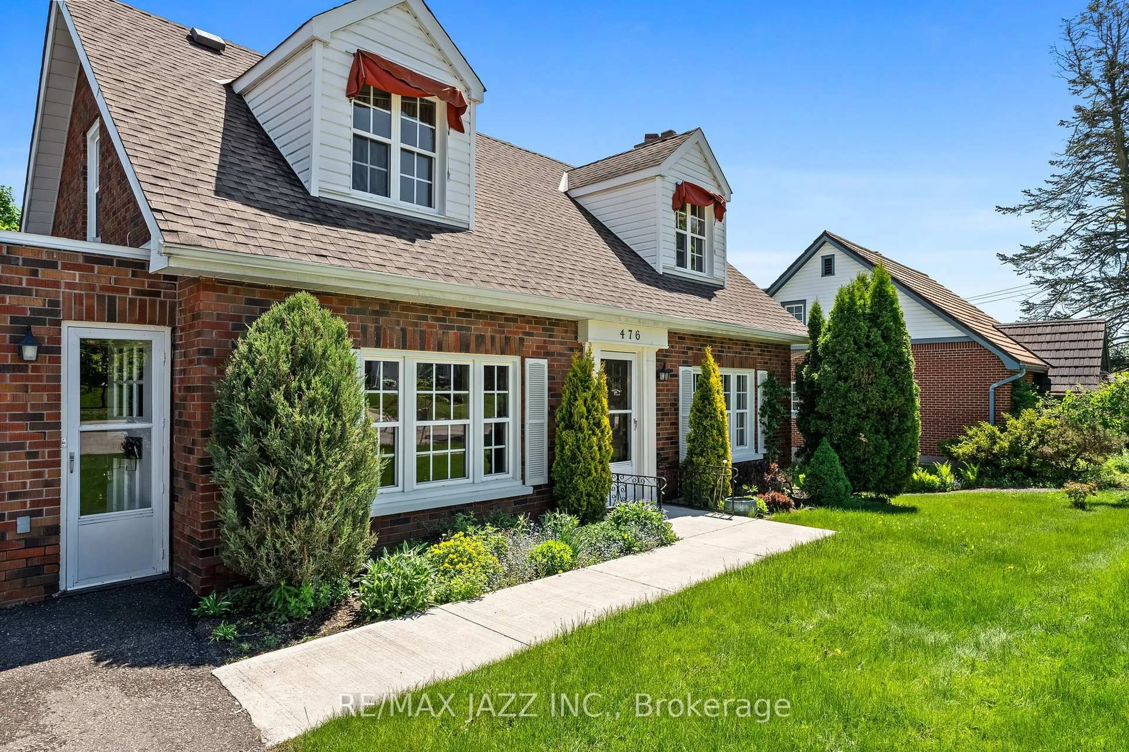 Home with brick exterior material, street for 476 Gordon Ave, Peterborough Central Ontario K9J 6G8