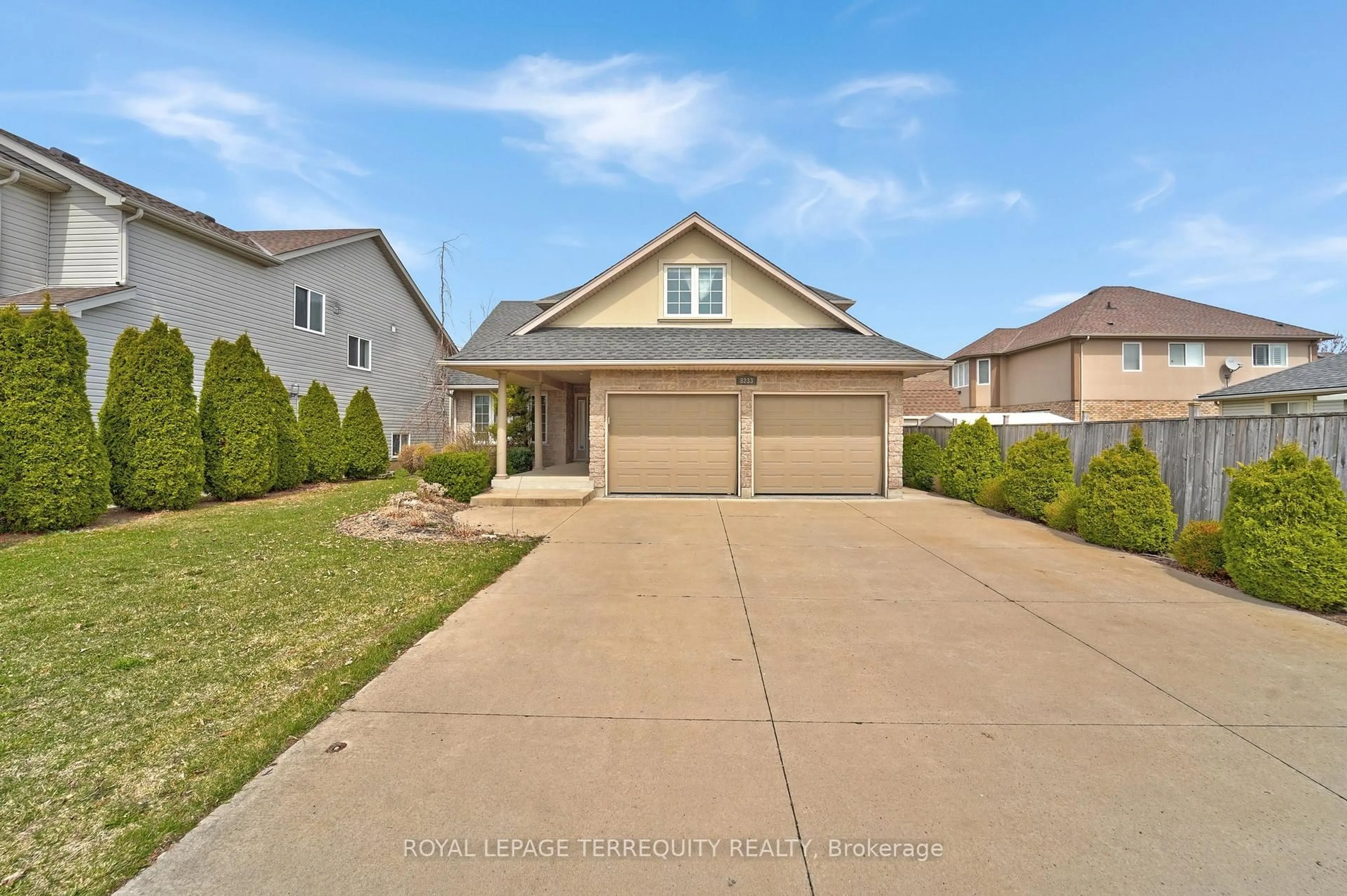 Home with vinyl exterior material, street for 8233 Costabile Dr, Niagara Falls Ontario L2H 3L2