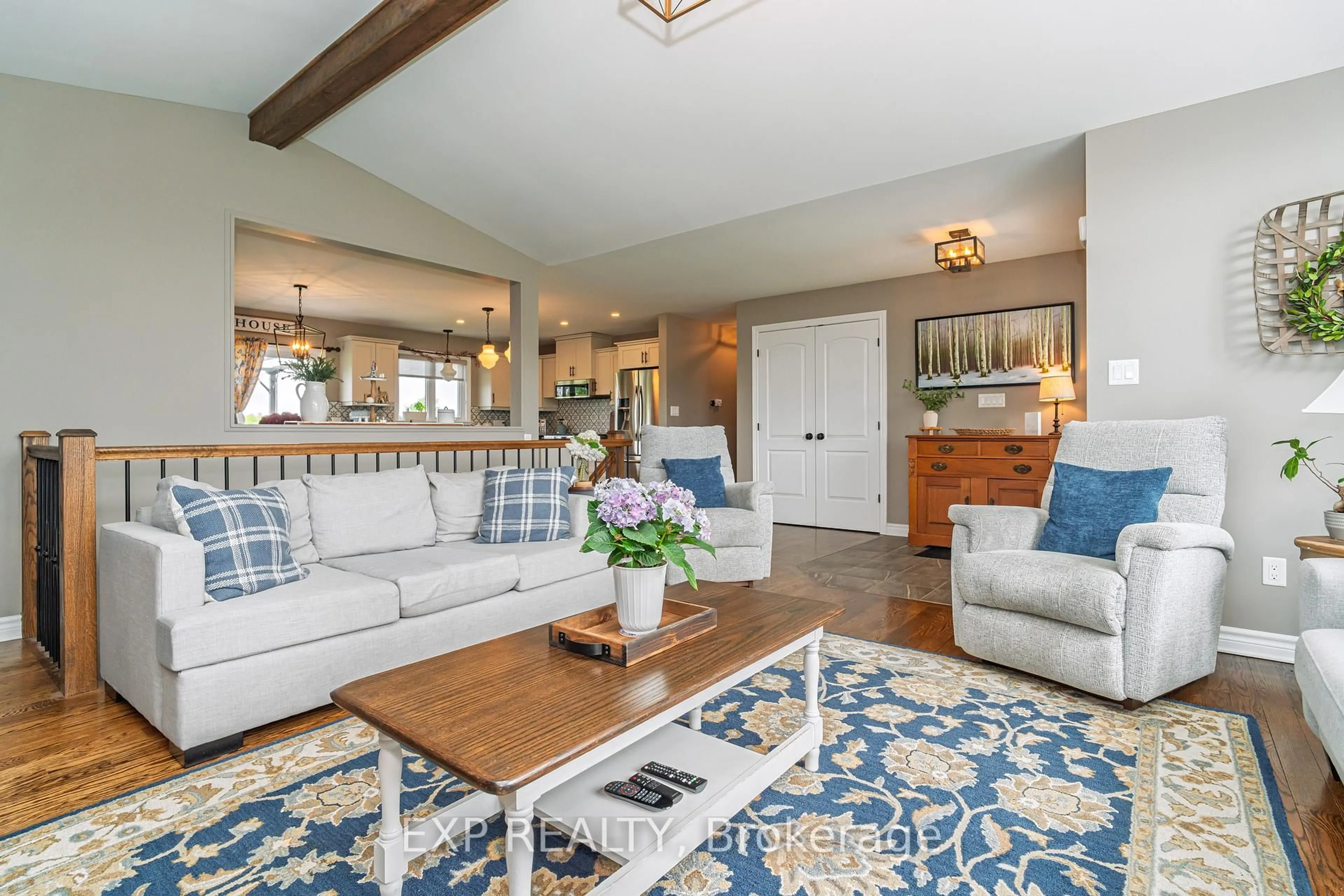 Living room with furniture, unknown for 2892 South Nation Way, North Dundas Ontario K0E 1W0