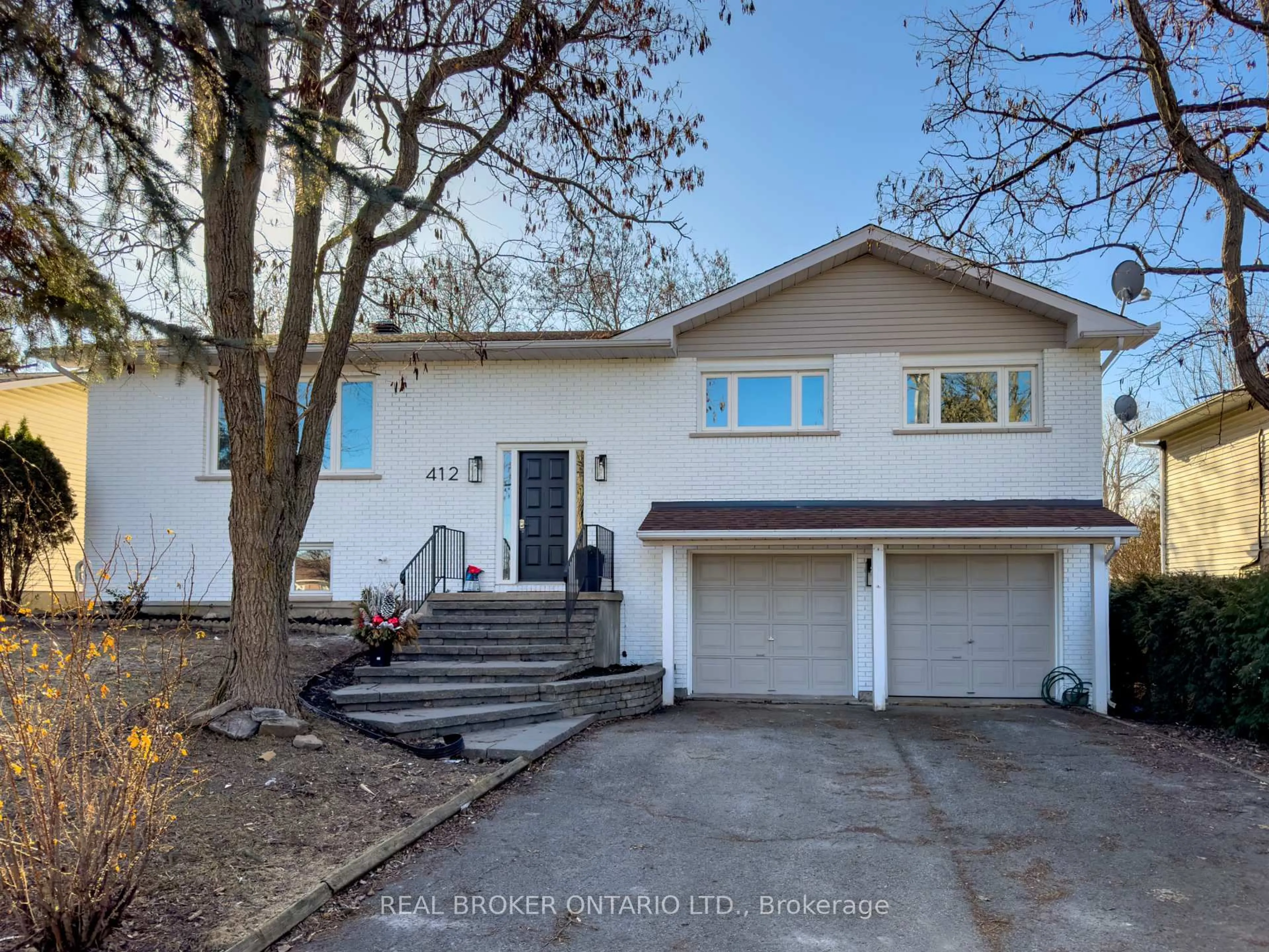 Home with vinyl exterior material, street for 412 Main St St, Merrickville-Wolford Ontario K0G 1N0