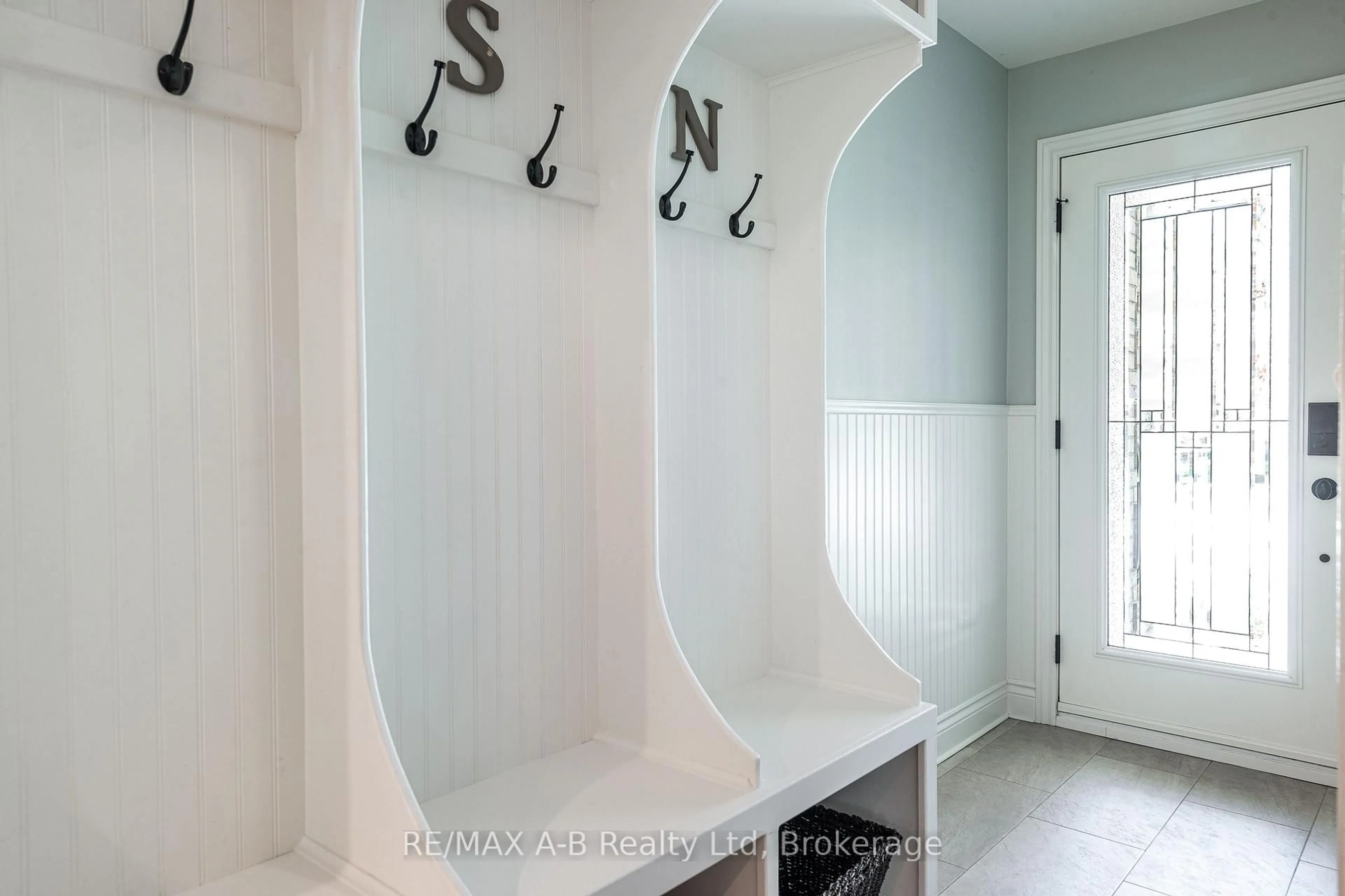 Laundry room for 161 Freeland Dr, Stratford Ontario N4Z 1G2