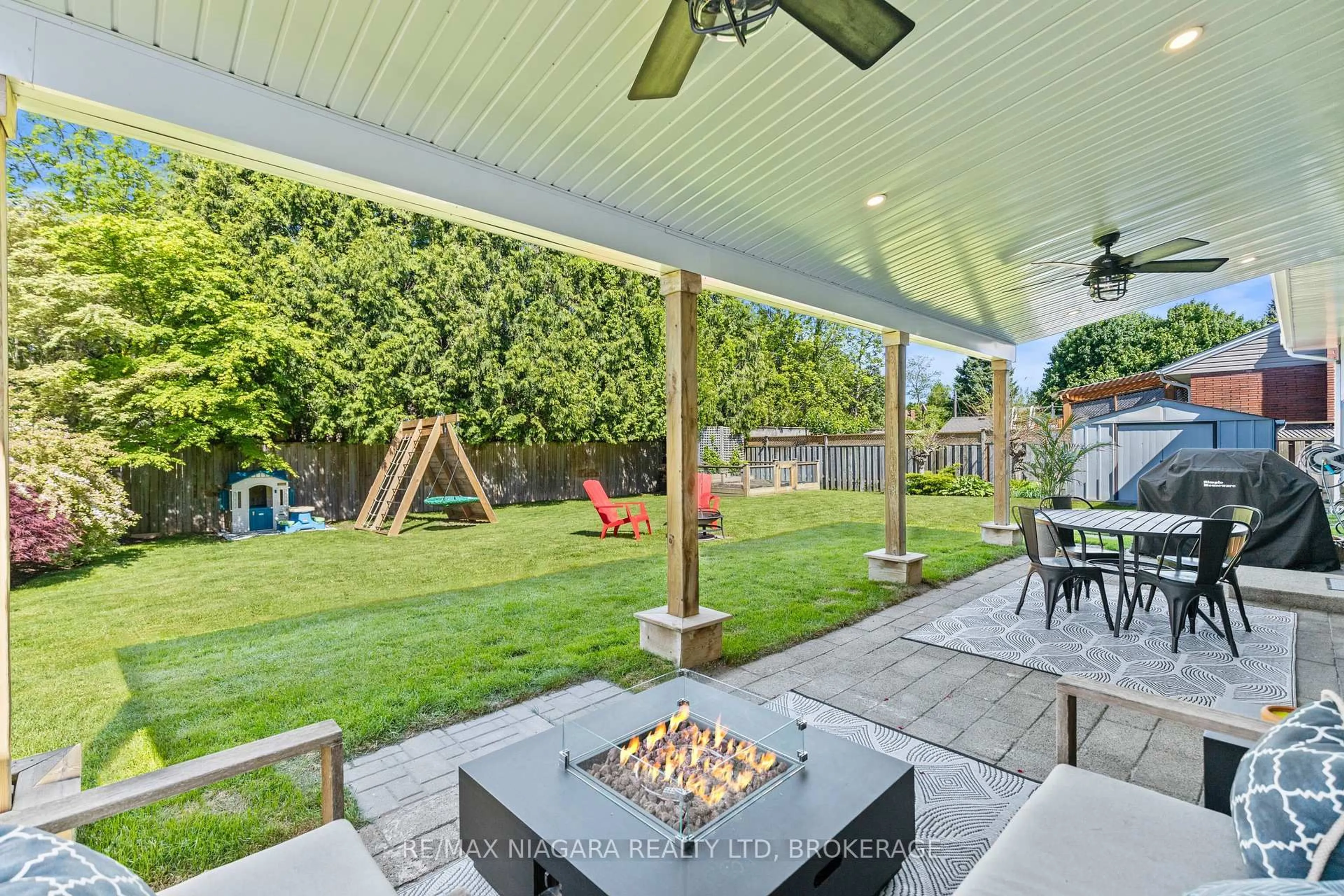 Patio, unknown for 4917 Amelia Cres, Niagara Falls Ontario L2E 5C4