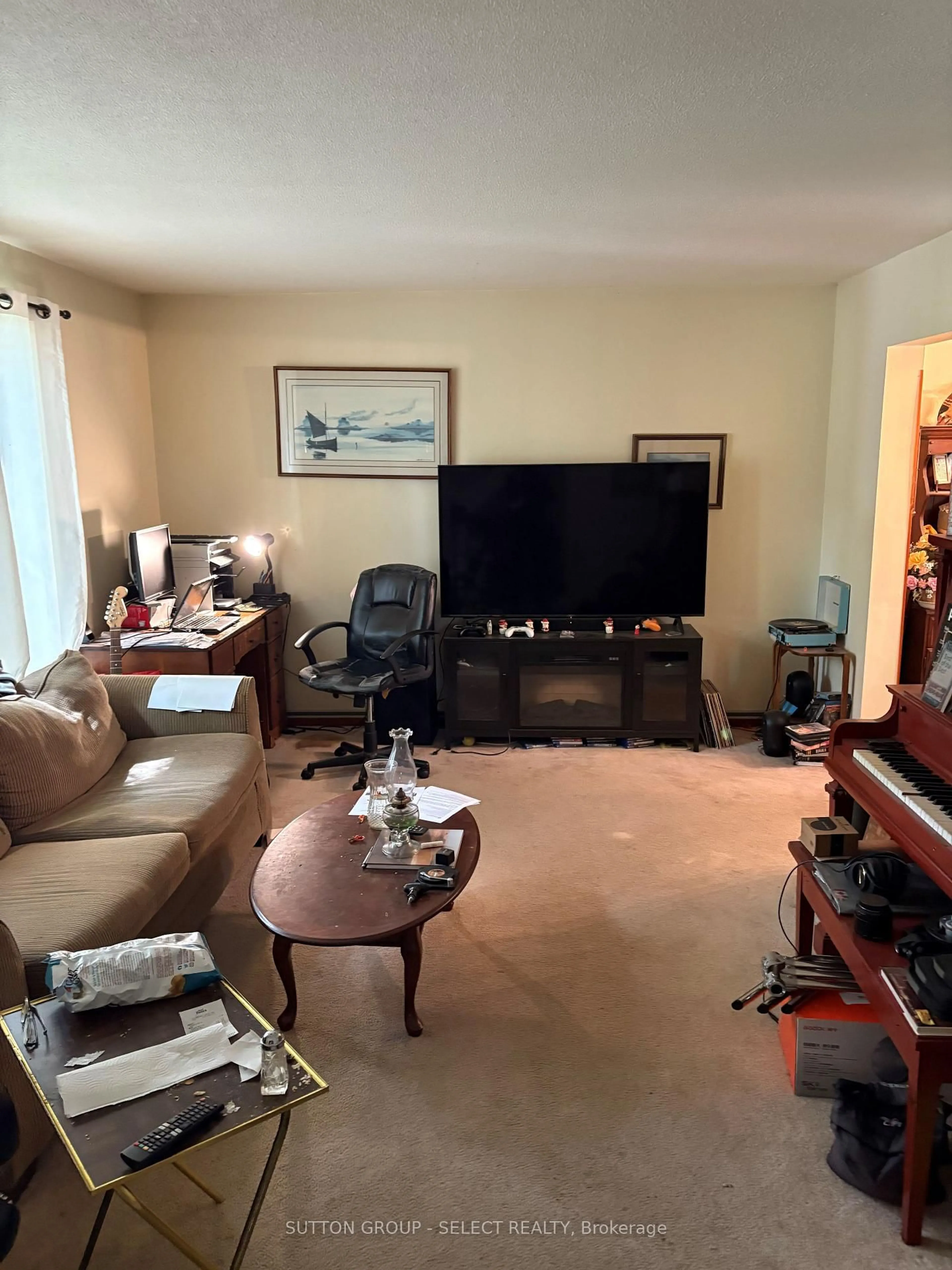 A pic of a room for 50 MONMORE Rd, London North Ontario N6G 2W6