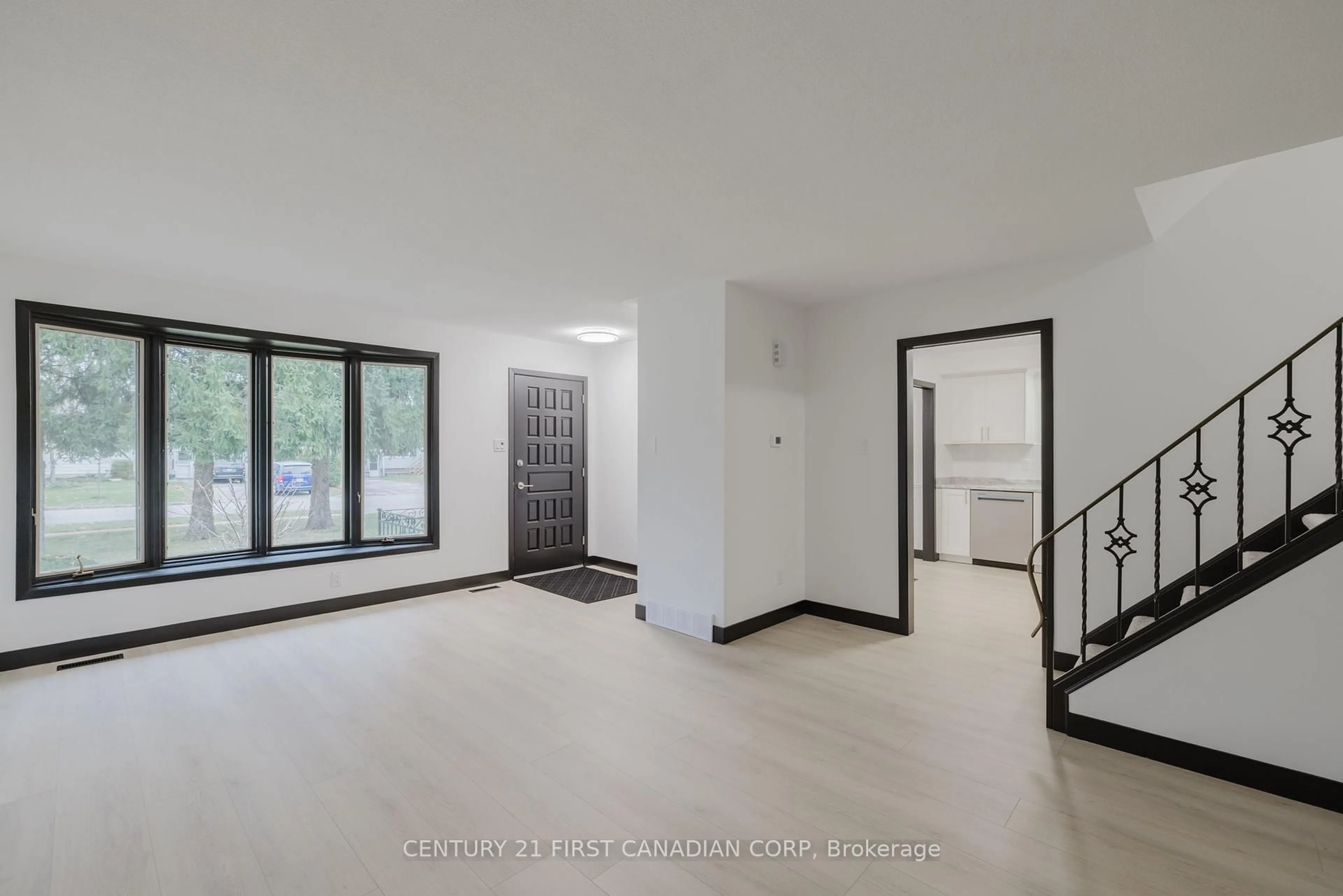 Indoor foyer for 58 Greenfield Dr, London South Ontario N6E 1M7