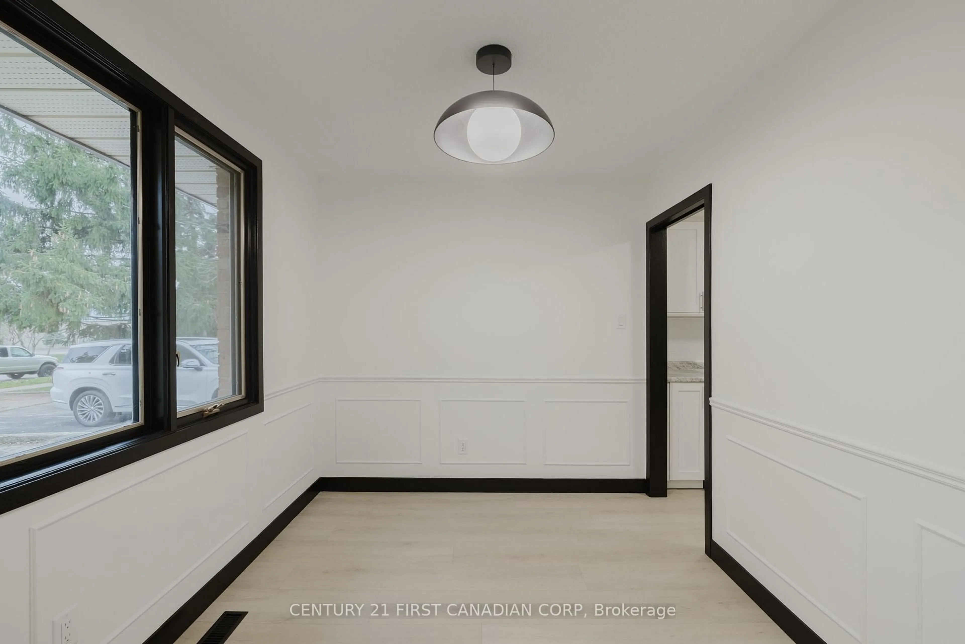Indoor foyer for 58 Greenfield Dr, London South Ontario N6E 1M7