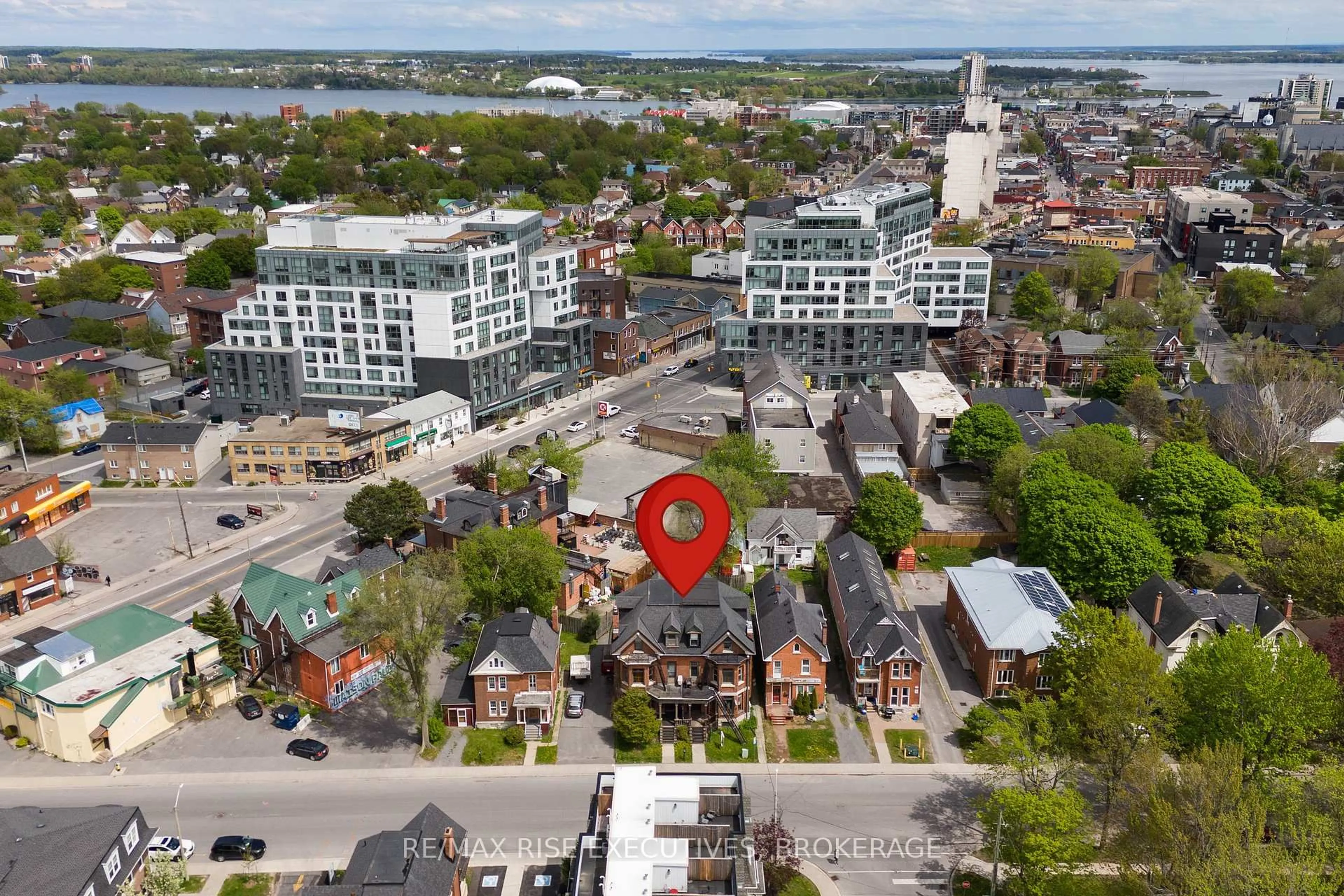 A pic from outside/outdoor area/front of a property/back of a property/a pic from drone, city buildings view from balcony for 307 Alfred St, Kingston Ontario K7L 3S4