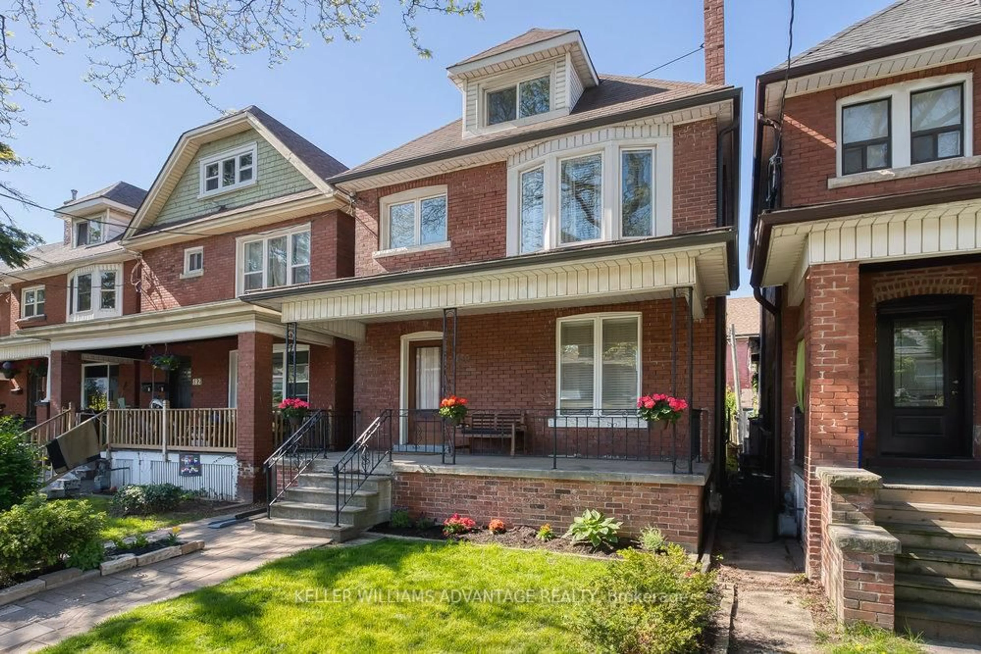 Home with brick exterior material, street for 180 Maplewood Ave, Hamilton Ontario L8M 1X7
