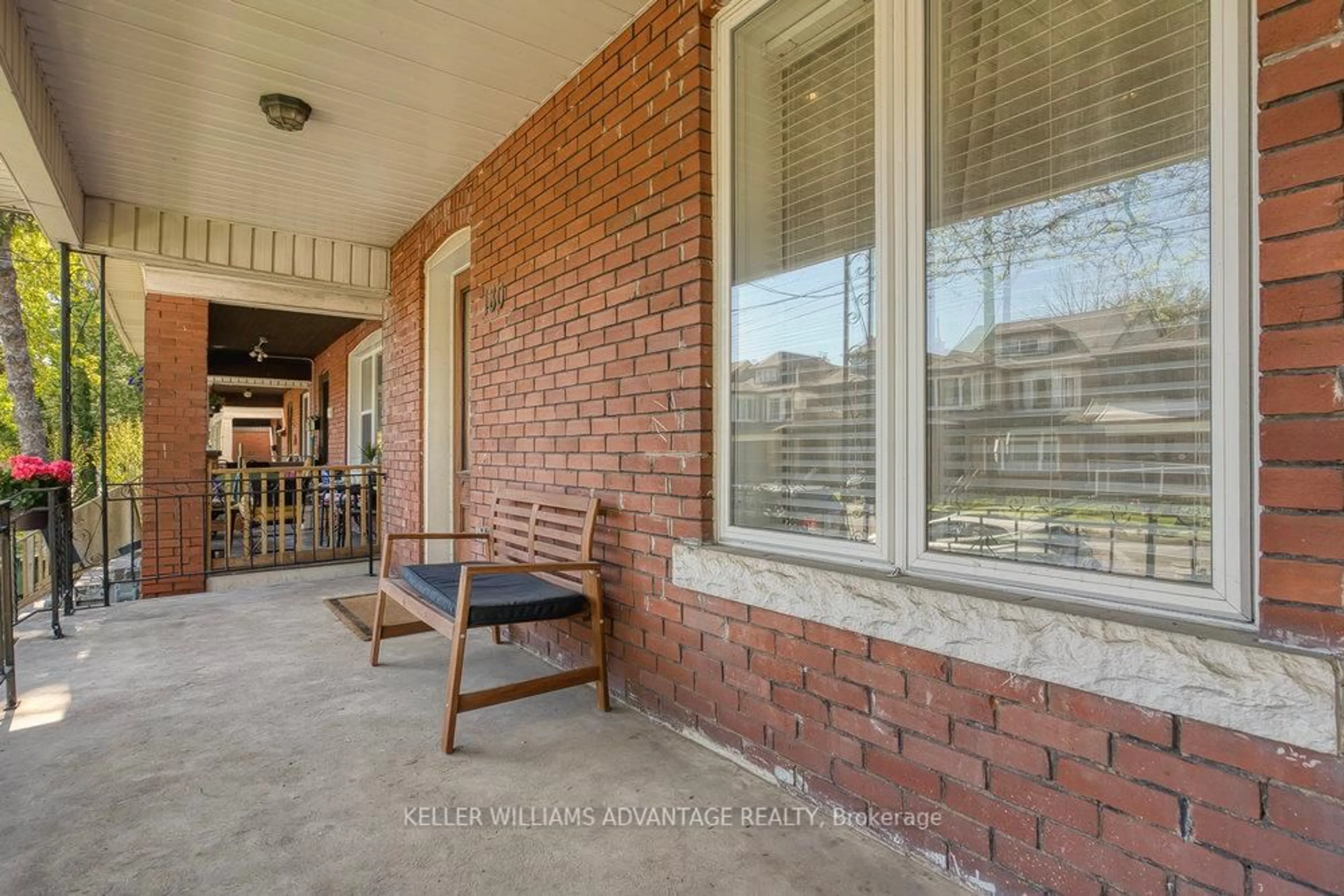 Patio, street for 180 Maplewood Ave, Hamilton Ontario L8M 1X7