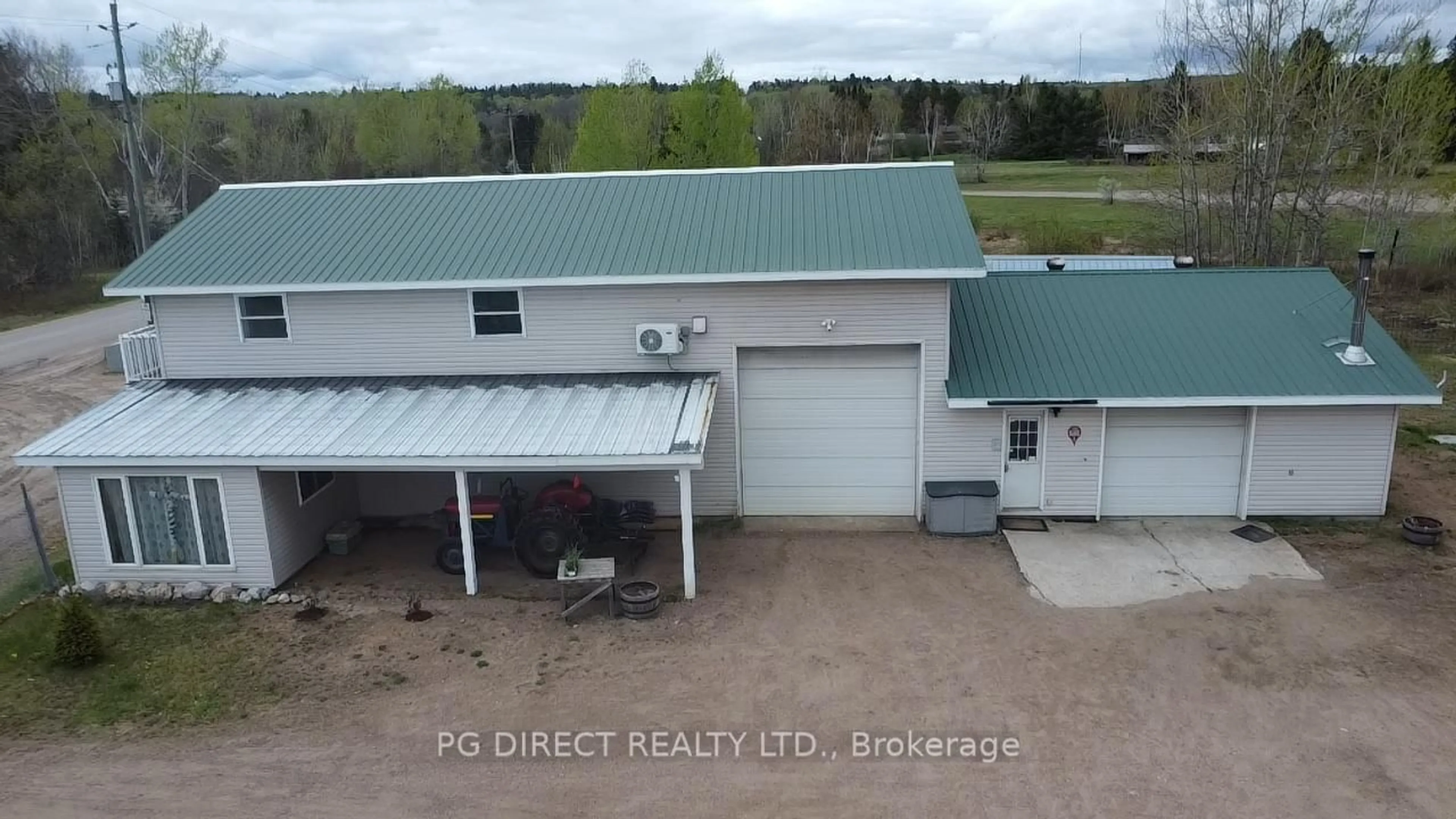 A pic from outside/outdoor area/front of a property/back of a property/a pic from drone, building for 9 Earls Lake Rd, Papineau-Cameron Ontario P0H 1V0