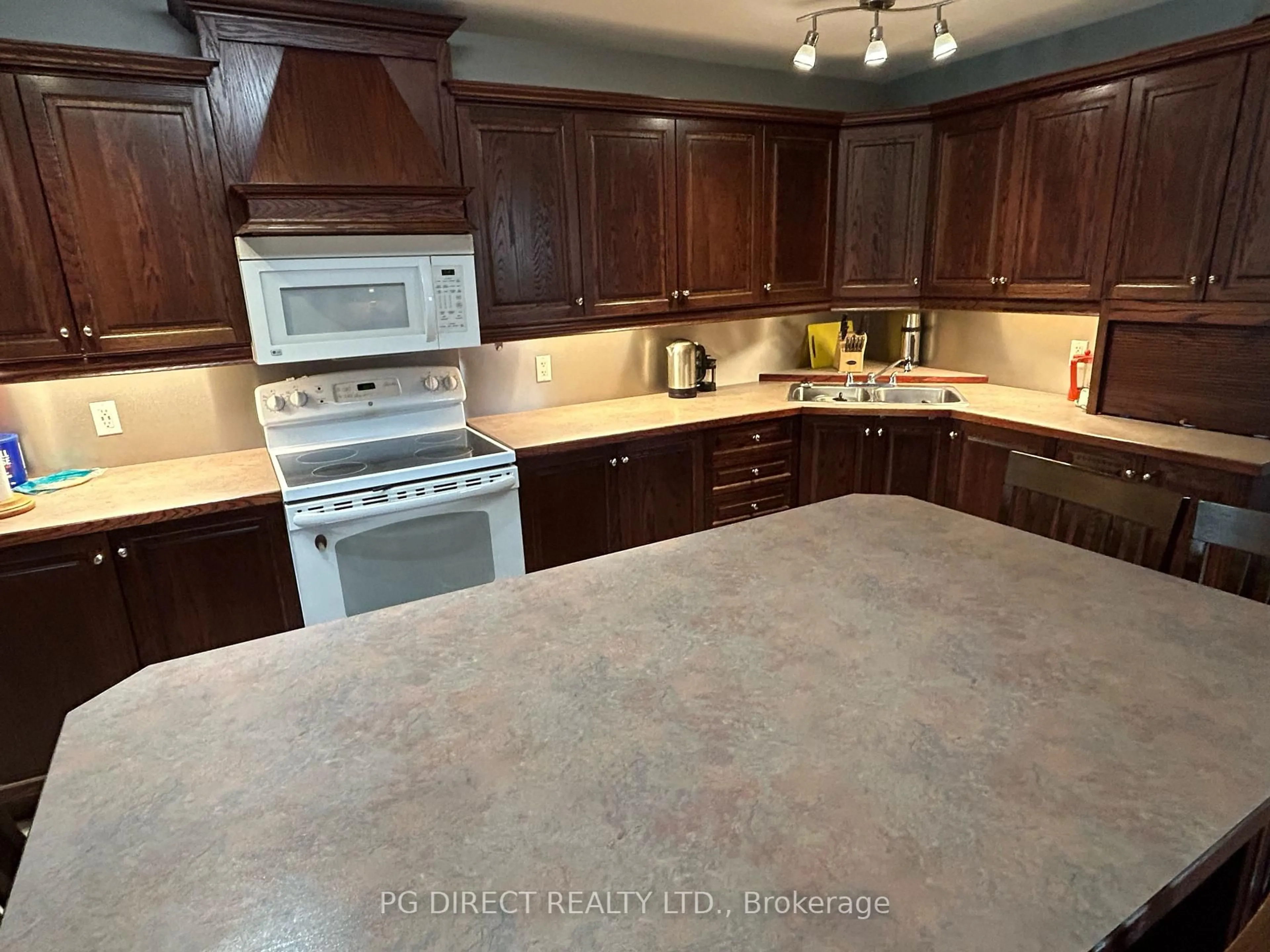 Open concept kitchen, ceramic/tile floor for 9 Earls Lake Rd, Papineau-Cameron Ontario P0H 1V0
