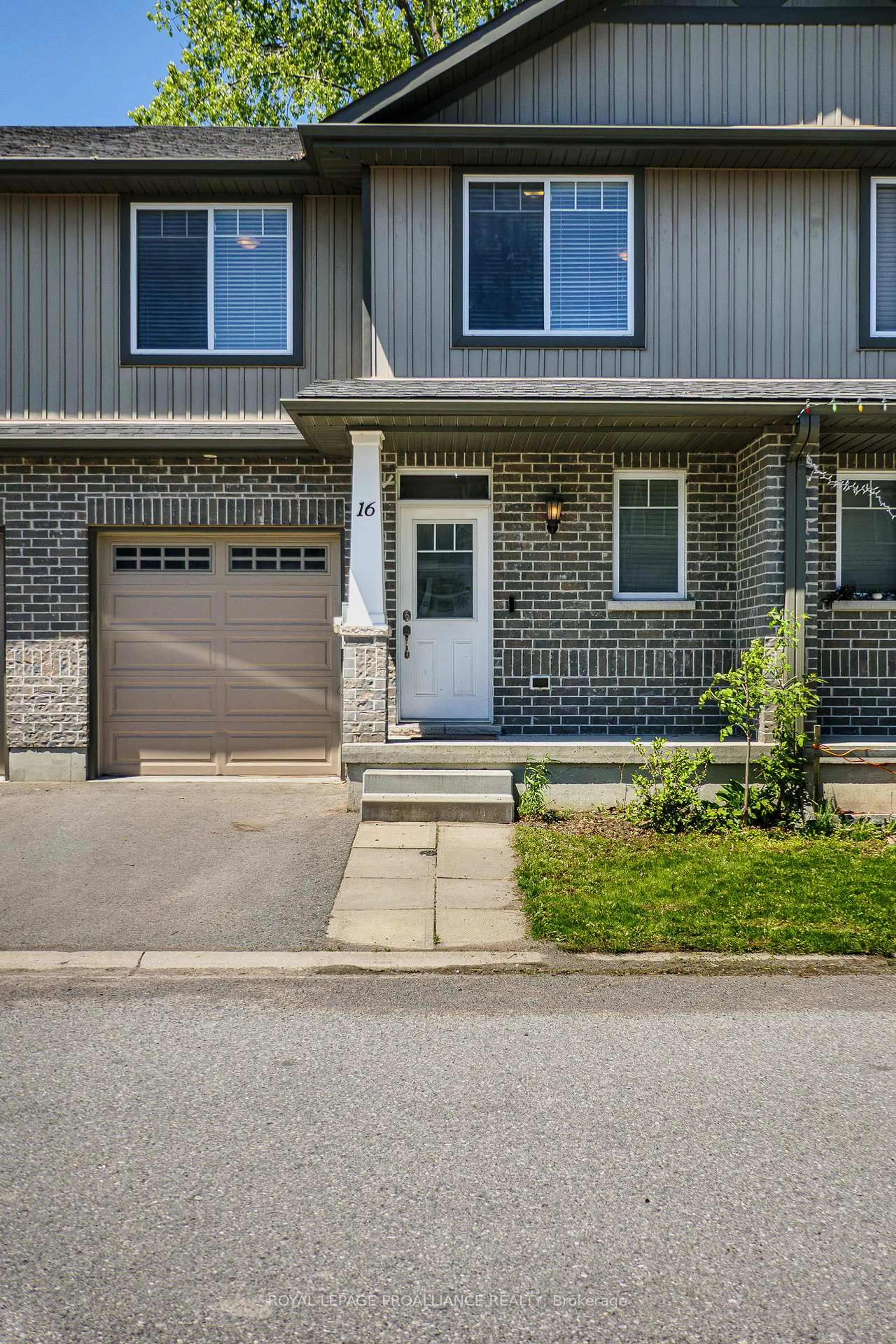 Home with brick exterior material, street for 16 Nottingham Crt, Quinte West Ontario K8V 0E7