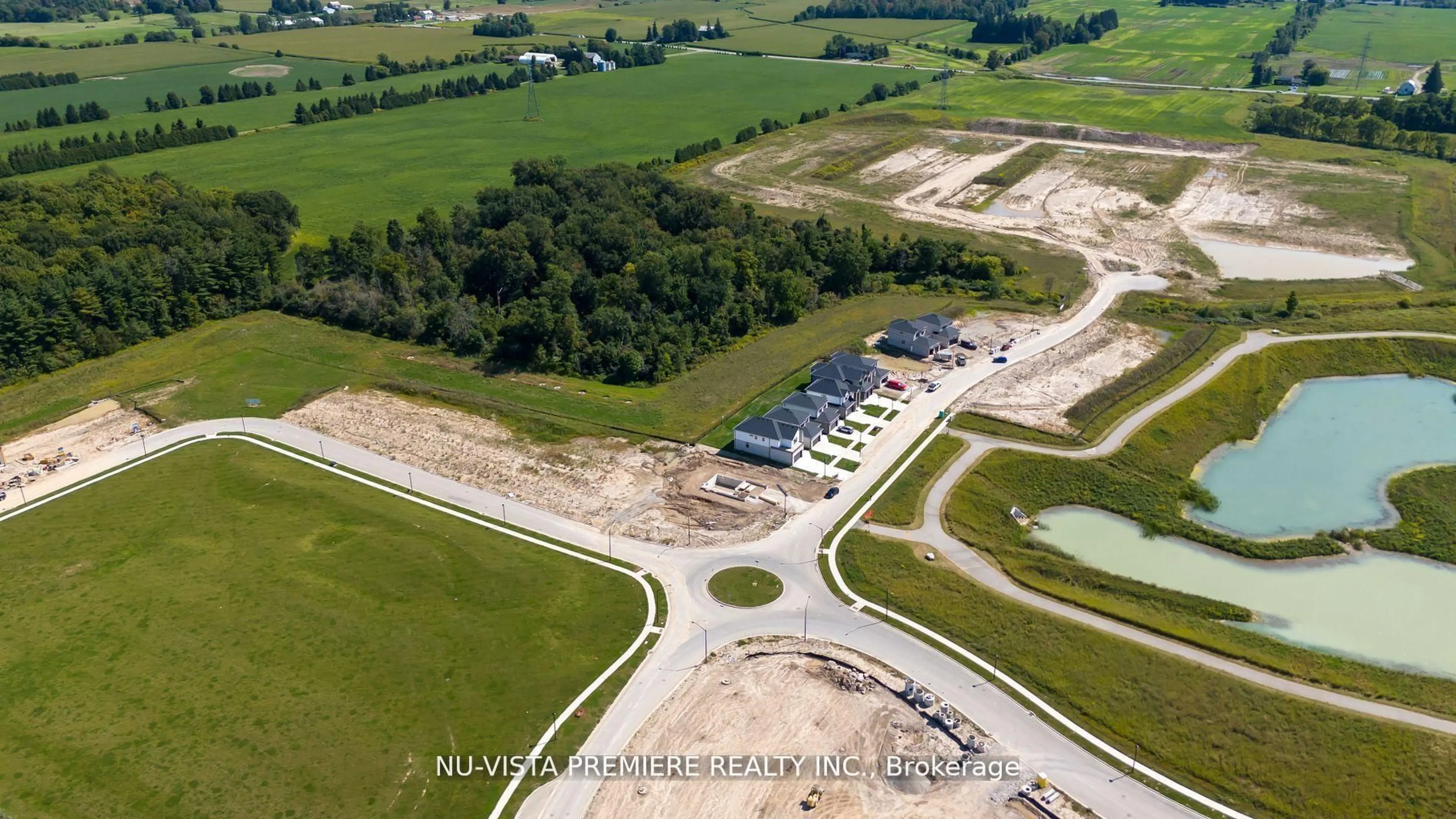 A pic from outside/outdoor area/front of a property/back of a property/a pic from drone, building for 1185 Honeywood Dr, London South Ontario N6M 1C1