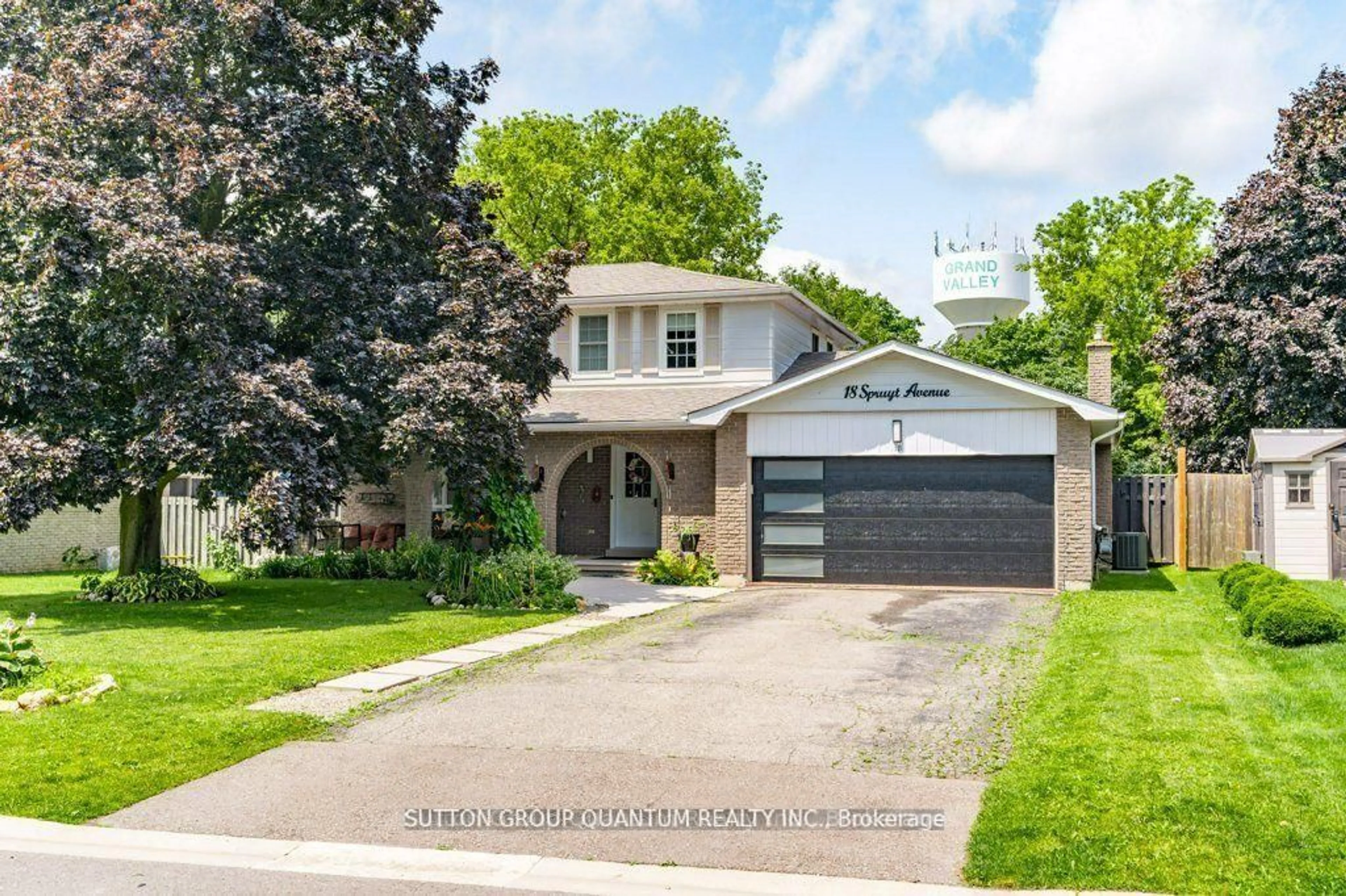 Home with vinyl exterior material, street for 18 Spruyt Ave, East Luther Grand Valley Ontario L9W 5X4
