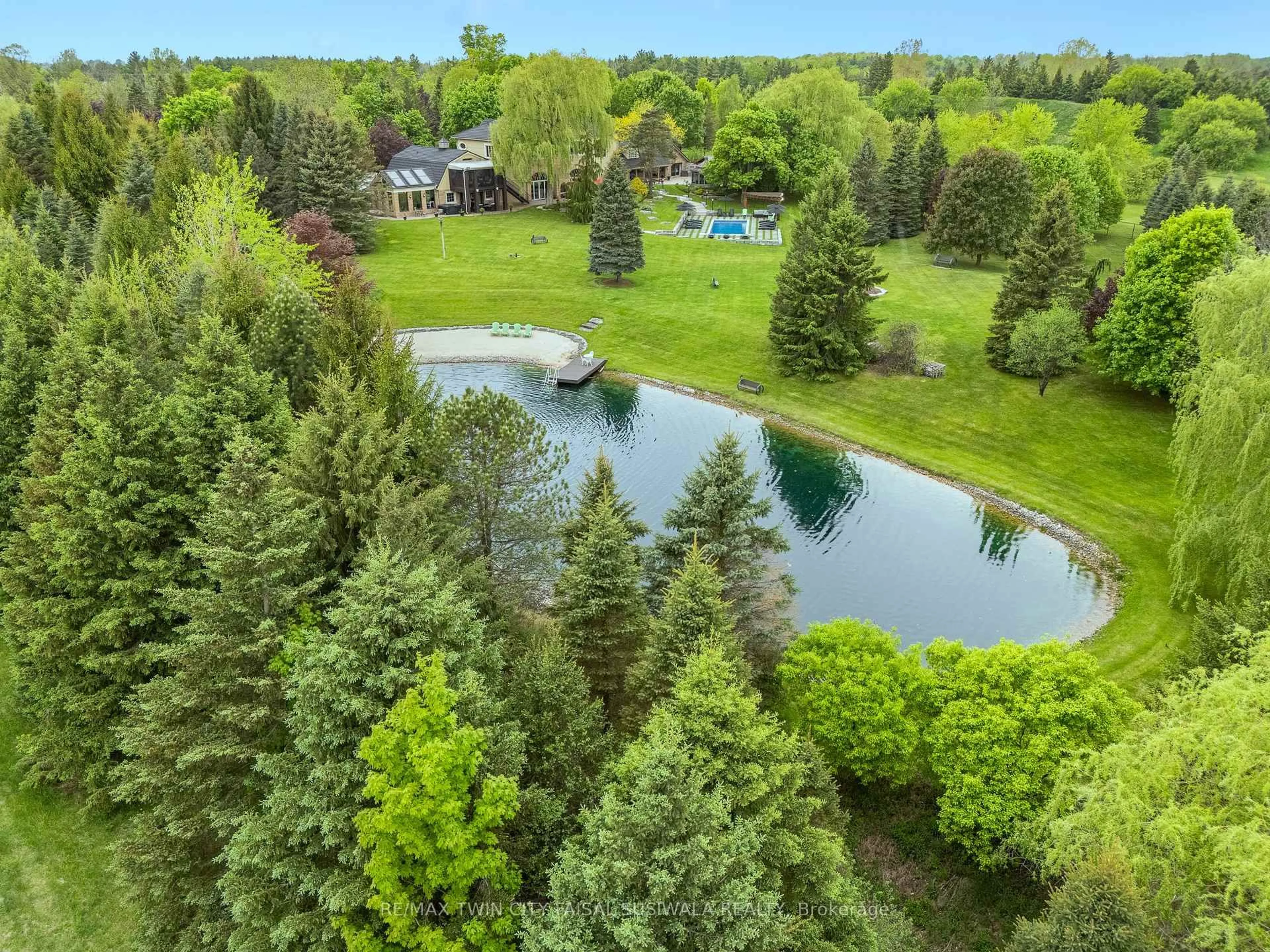 A pic from outside/outdoor area/front of a property/back of a property/a pic from drone, water/lake/river/ocean view for 1927 Shellard Rd, Cambridge Ontario N1R 5S7