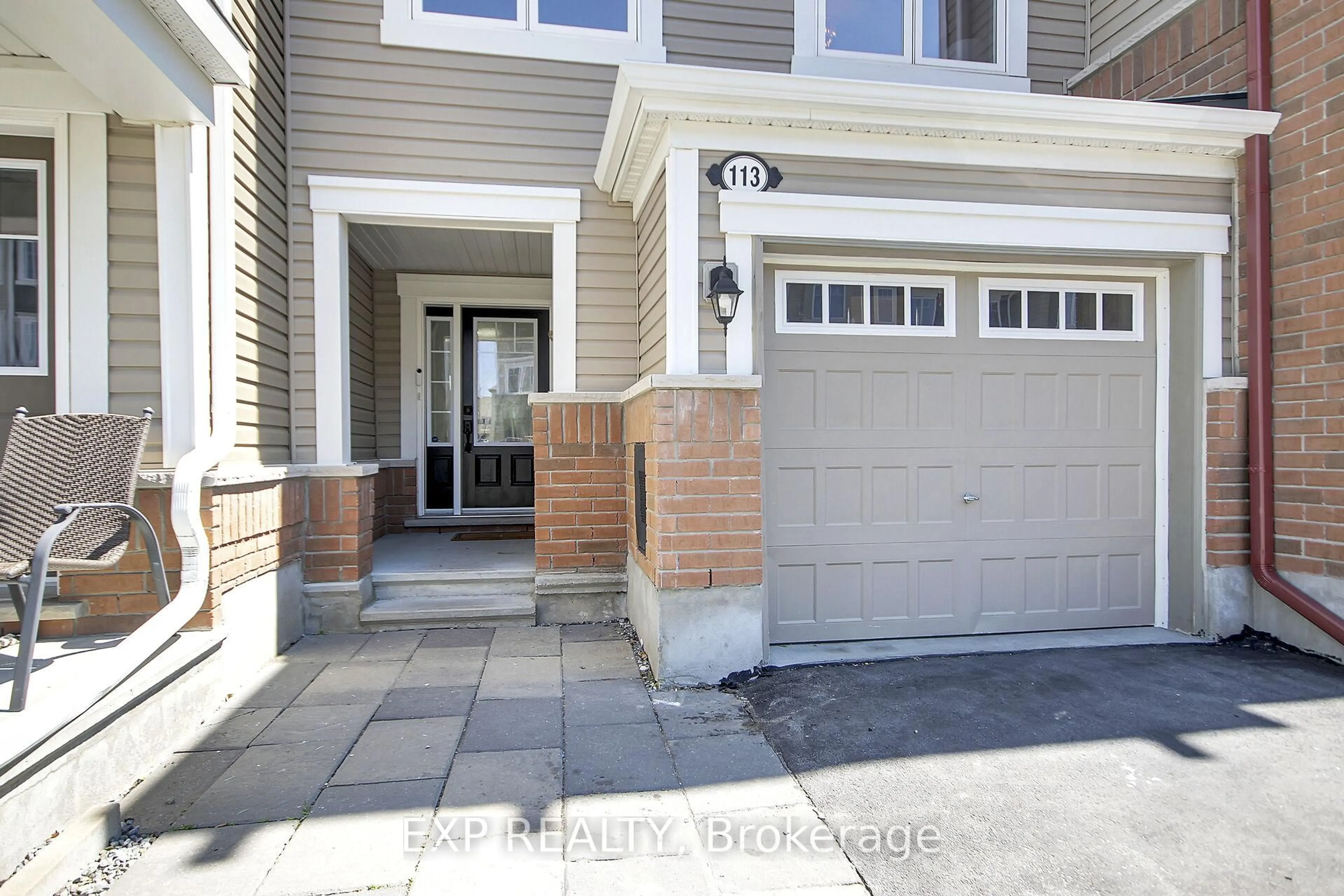 Indoor entryway for 113 Gelderland Private N/A, Ottawa Ontario K2V 0H8