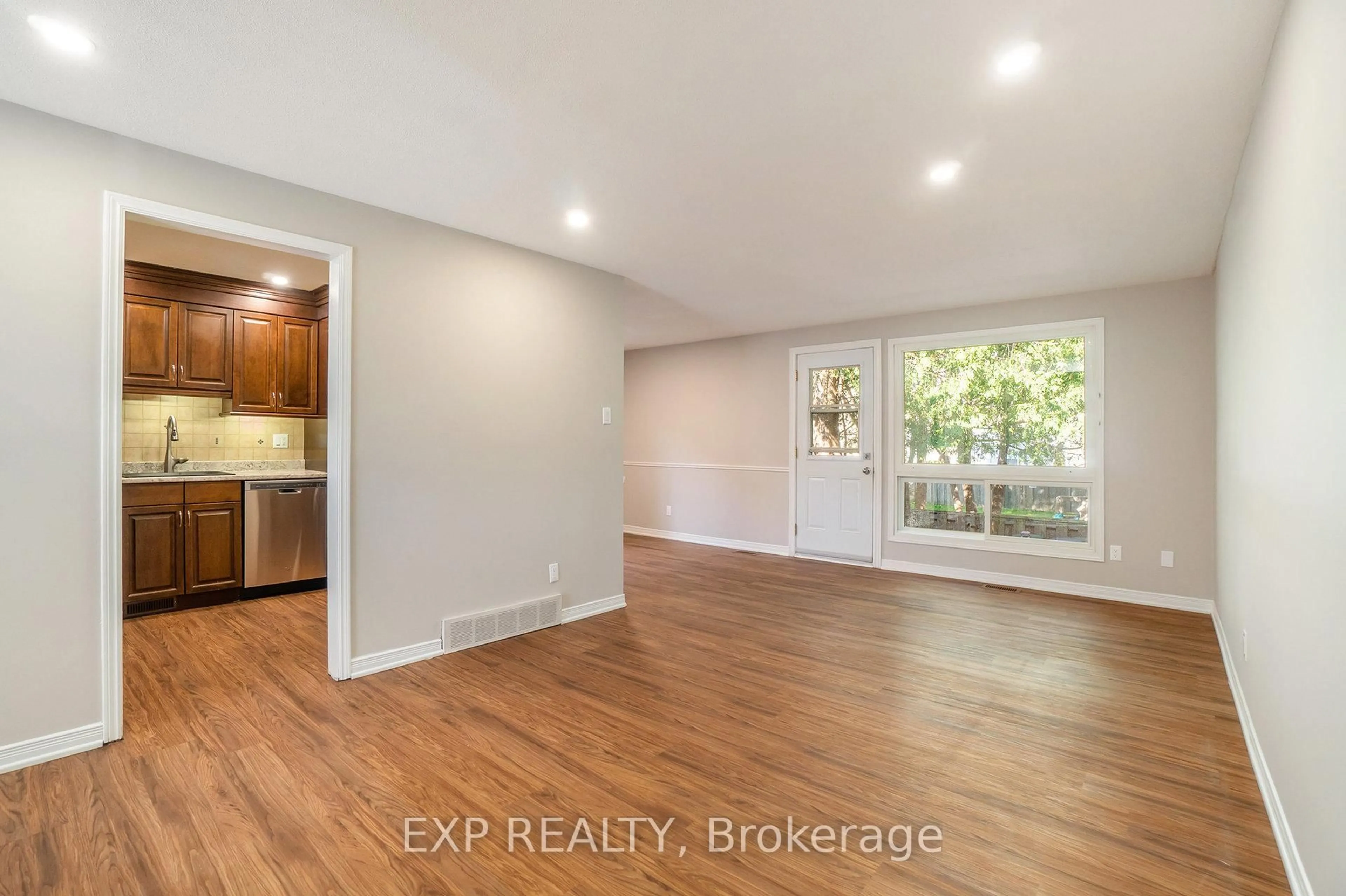 A pic of a room for 1332 Lassiter Terr, Ottawa Ontario K1J 8N2