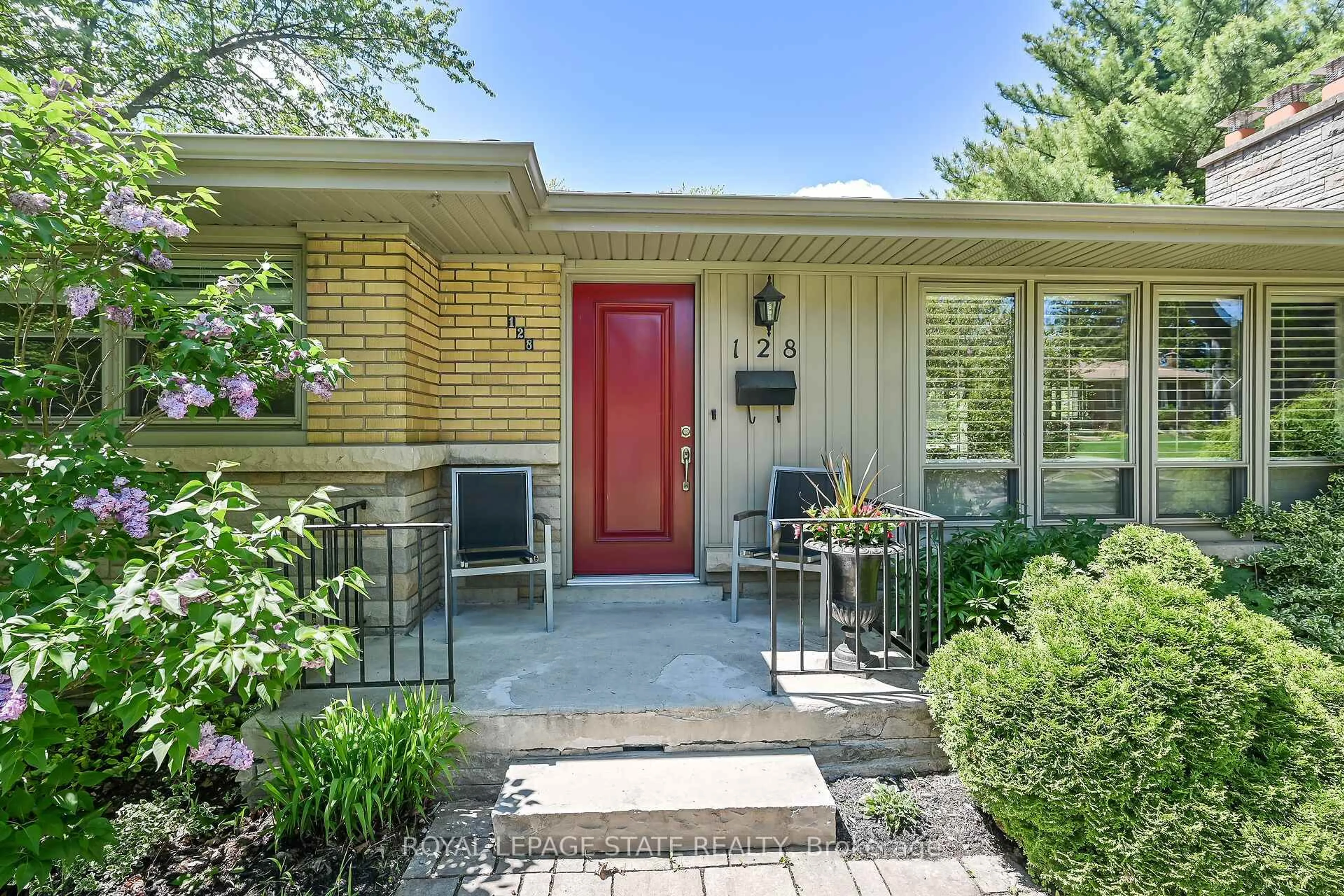 Home with brick exterior material, street for 128 Oneida Blvd, Hamilton Ontario L9G 3C9