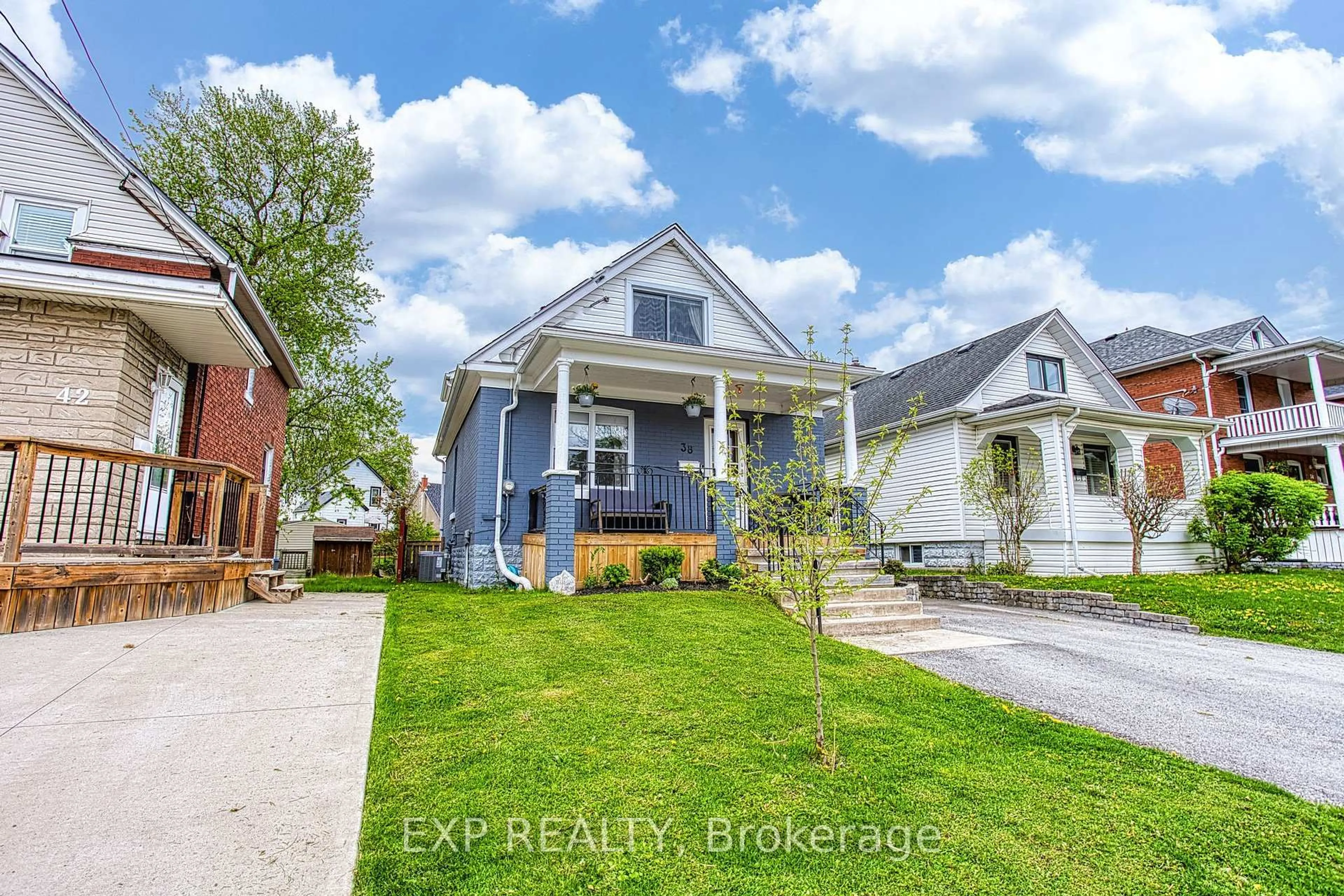 A pic from outside/outdoor area/front of a property/back of a property/a pic from drone, street for 38 Margery Rd, Welland Ontario L3B 2P6