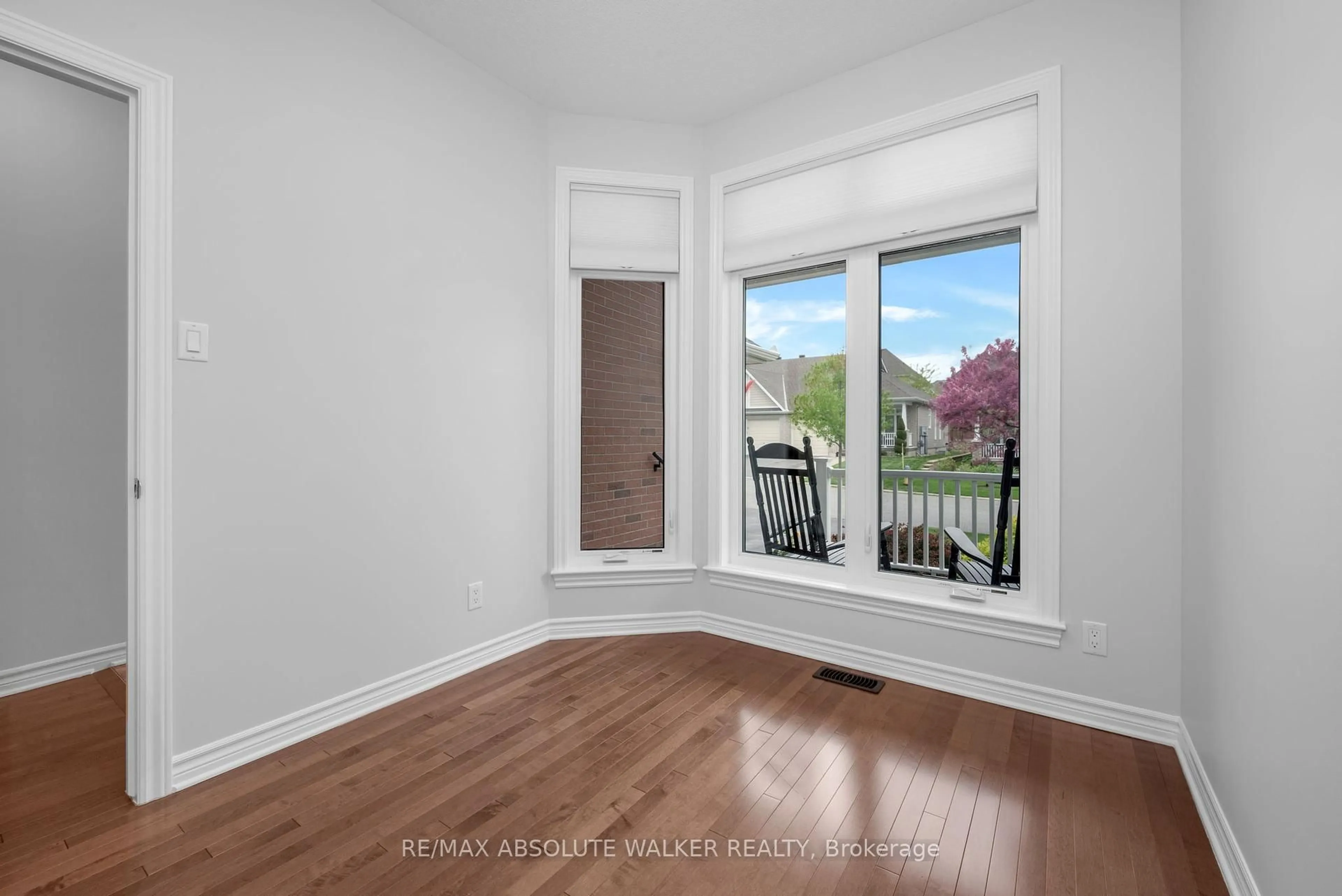 A pic of a room for 214 Voie De Brouage Way, Ottawa Ontario K4A 0Y5