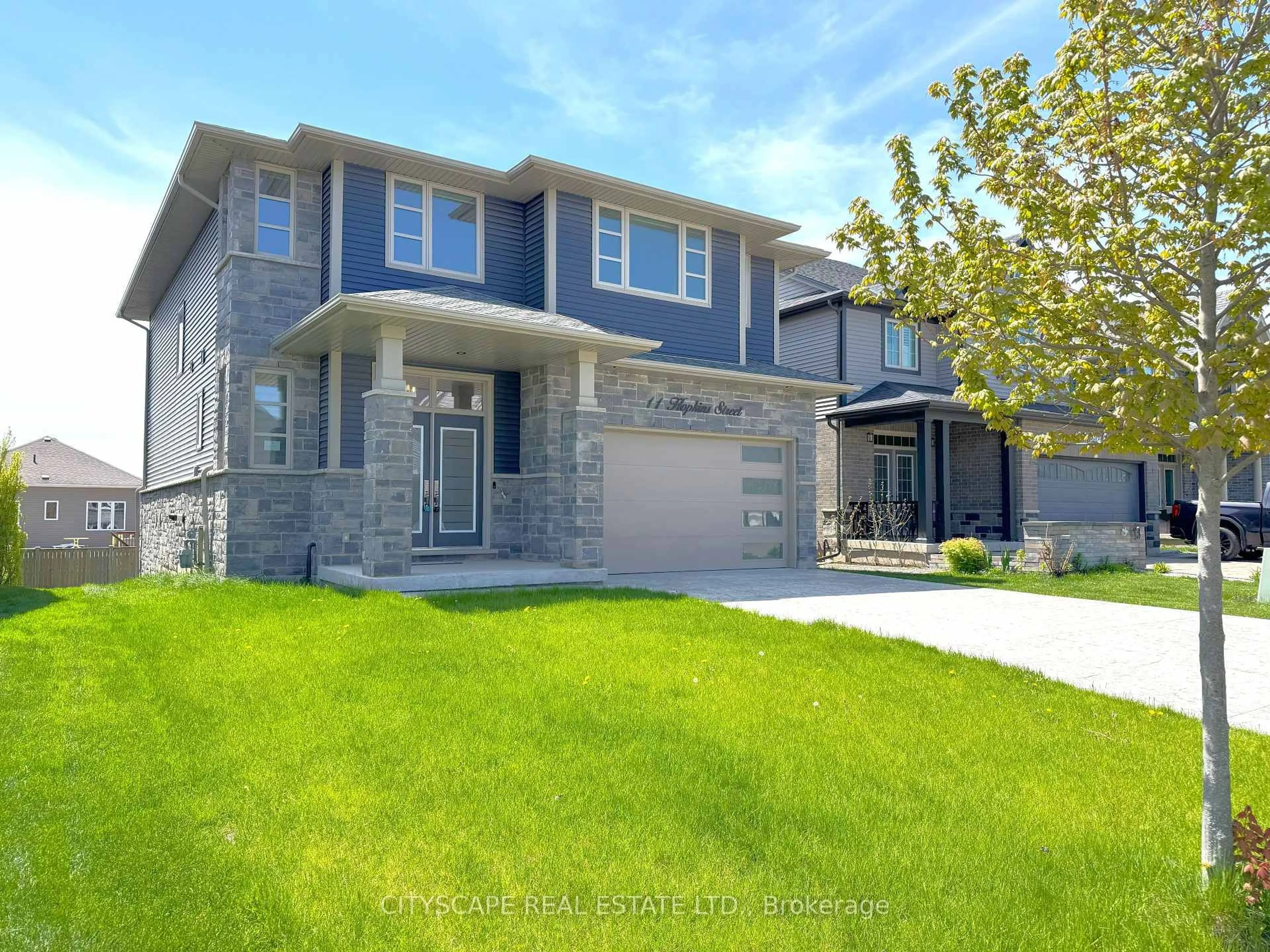 Home with brick exterior material, street for 11 Hopkins St, Thorold Ontario L2V 0E9