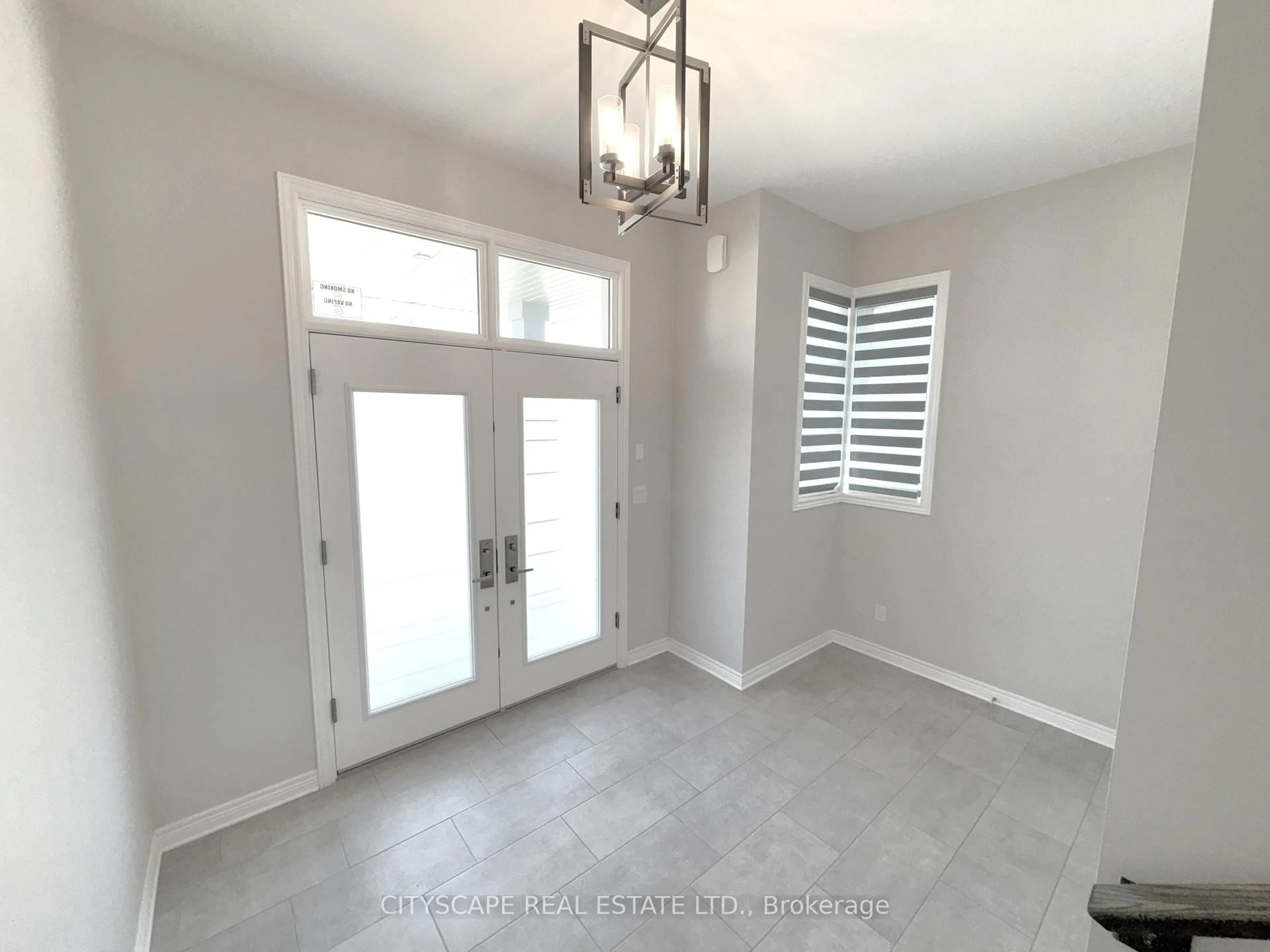 Indoor entryway for 11 Hopkins St, Thorold Ontario L2V 0E9
