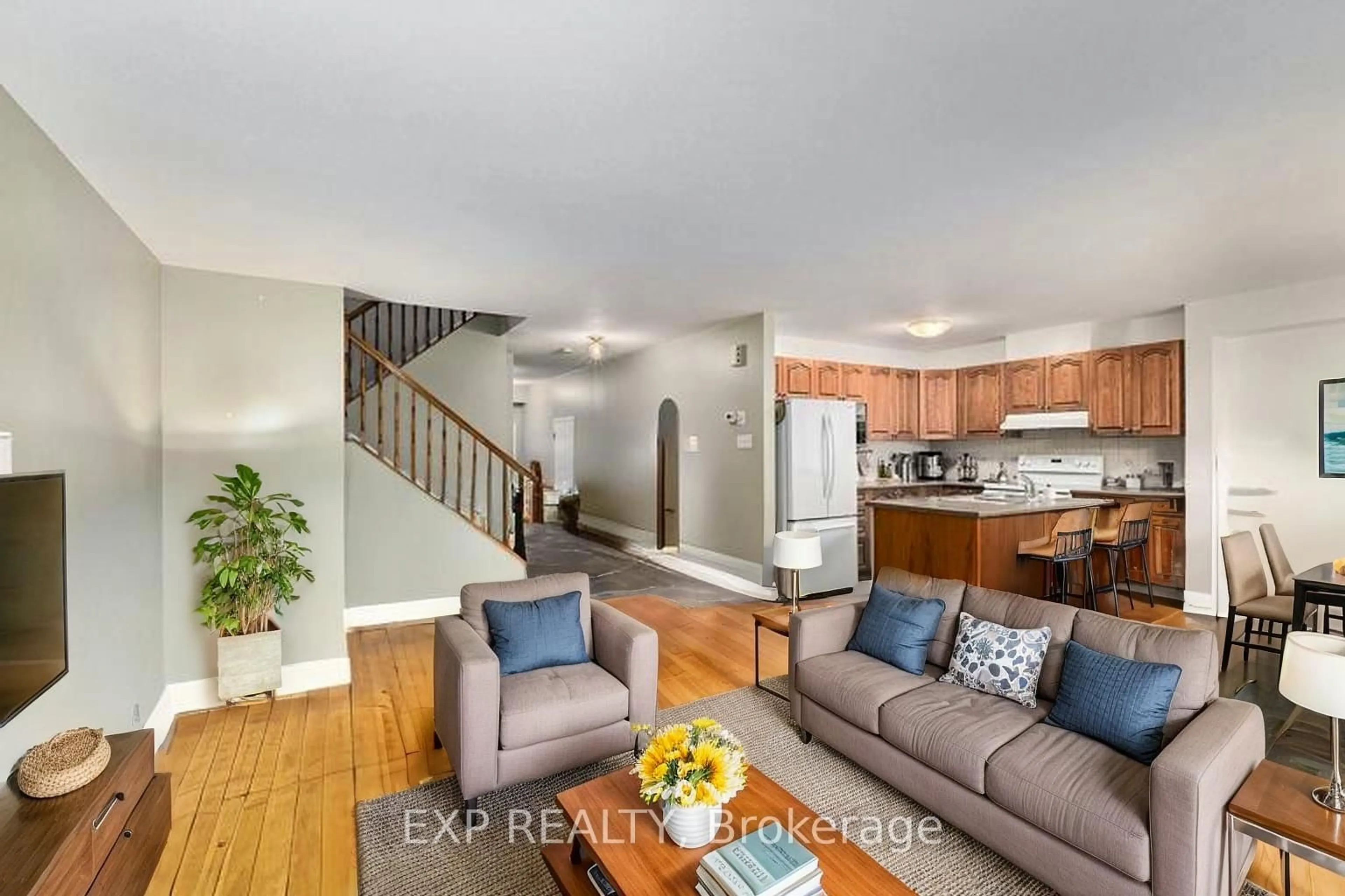Living room with furniture, unknown for 7 Marabrooke St, Ottawa Ontario K2G 7A1