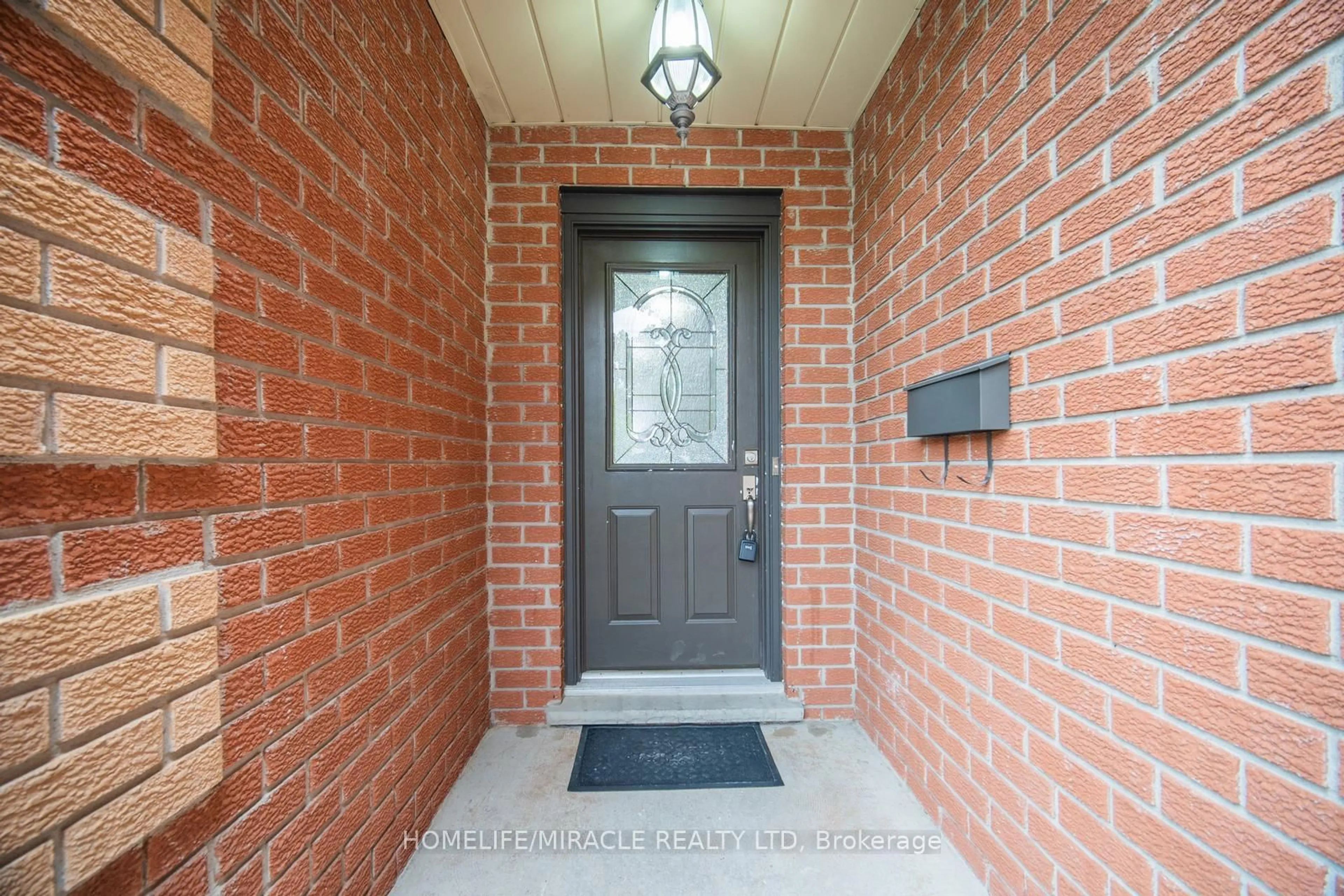 Indoor entryway for 39 Southview Cres, Cambridge Ontario N1P 1A3
