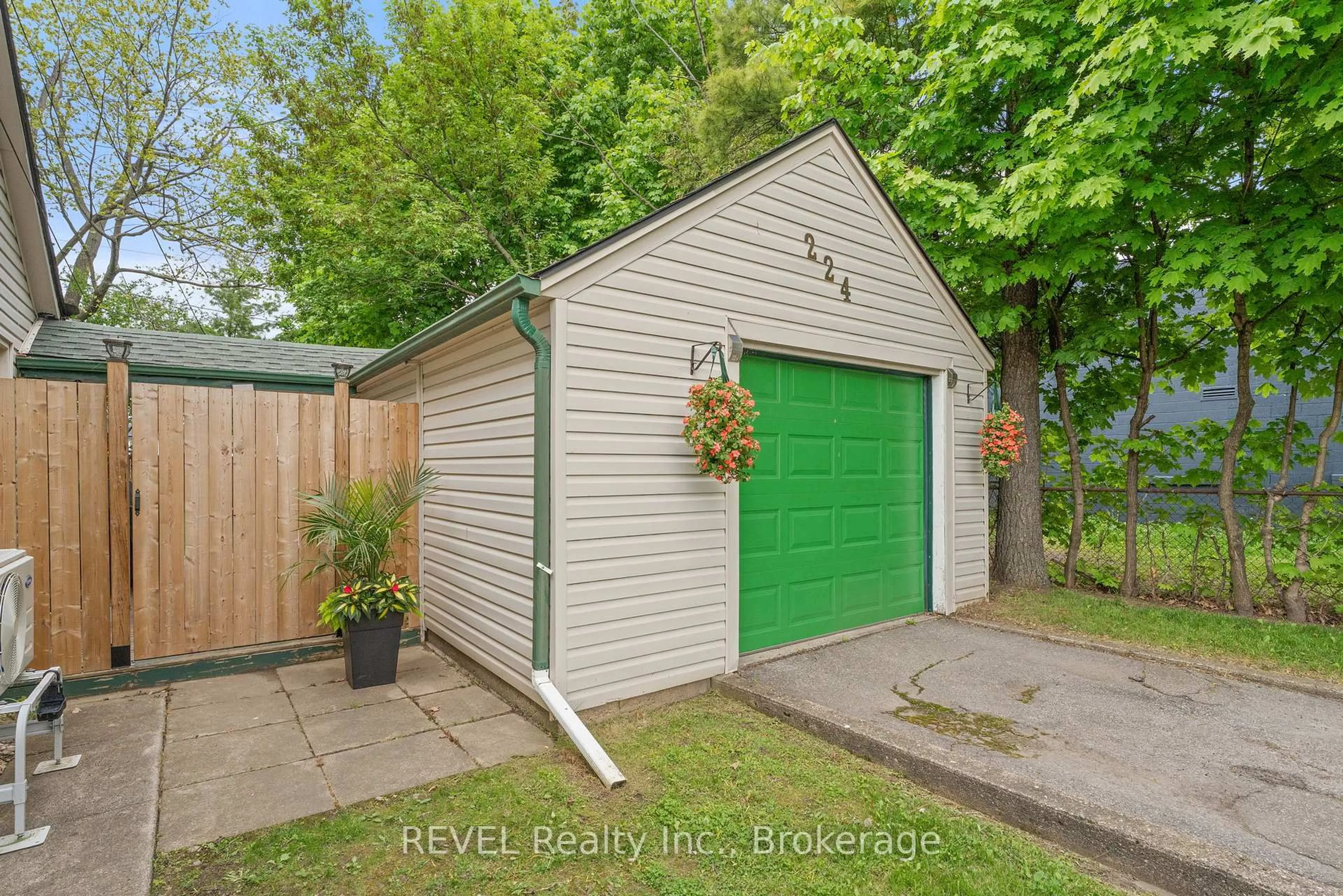Shed for 224 Jarvis St, Fort Erie Ontario L2A 2S5