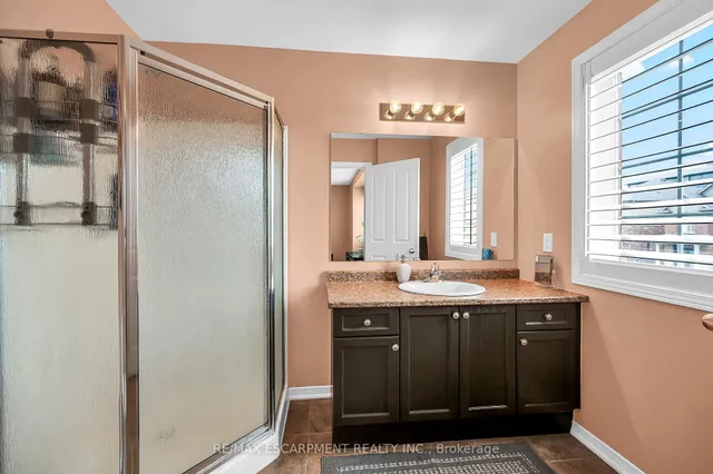 Additional property image - 121 Bankfield Cres