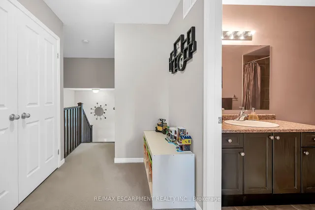 Additional property image - 121 Bankfield Cres