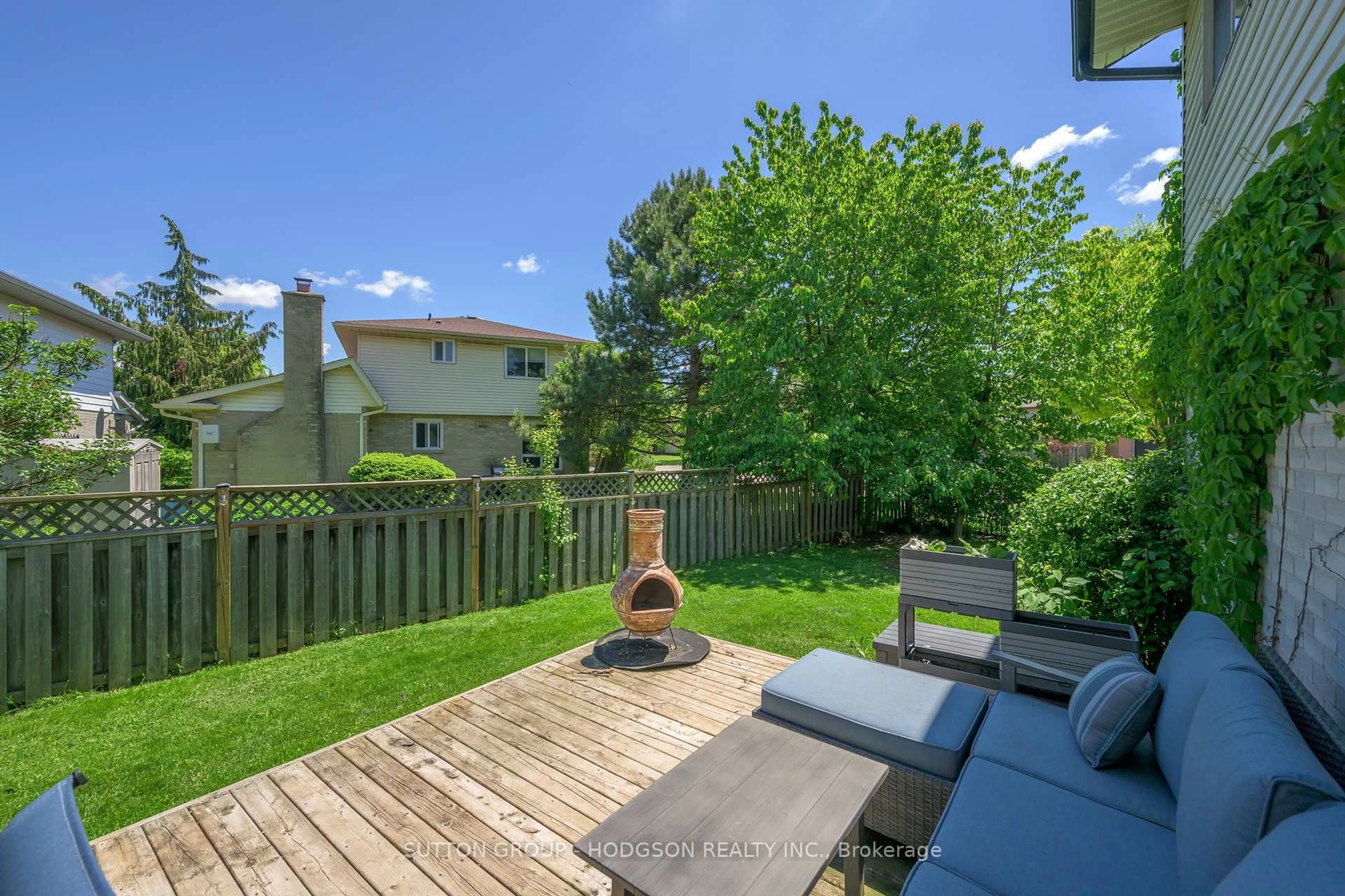 Patio, unknown for 35 Parkside Cres, London South Ontario N6C 5M2