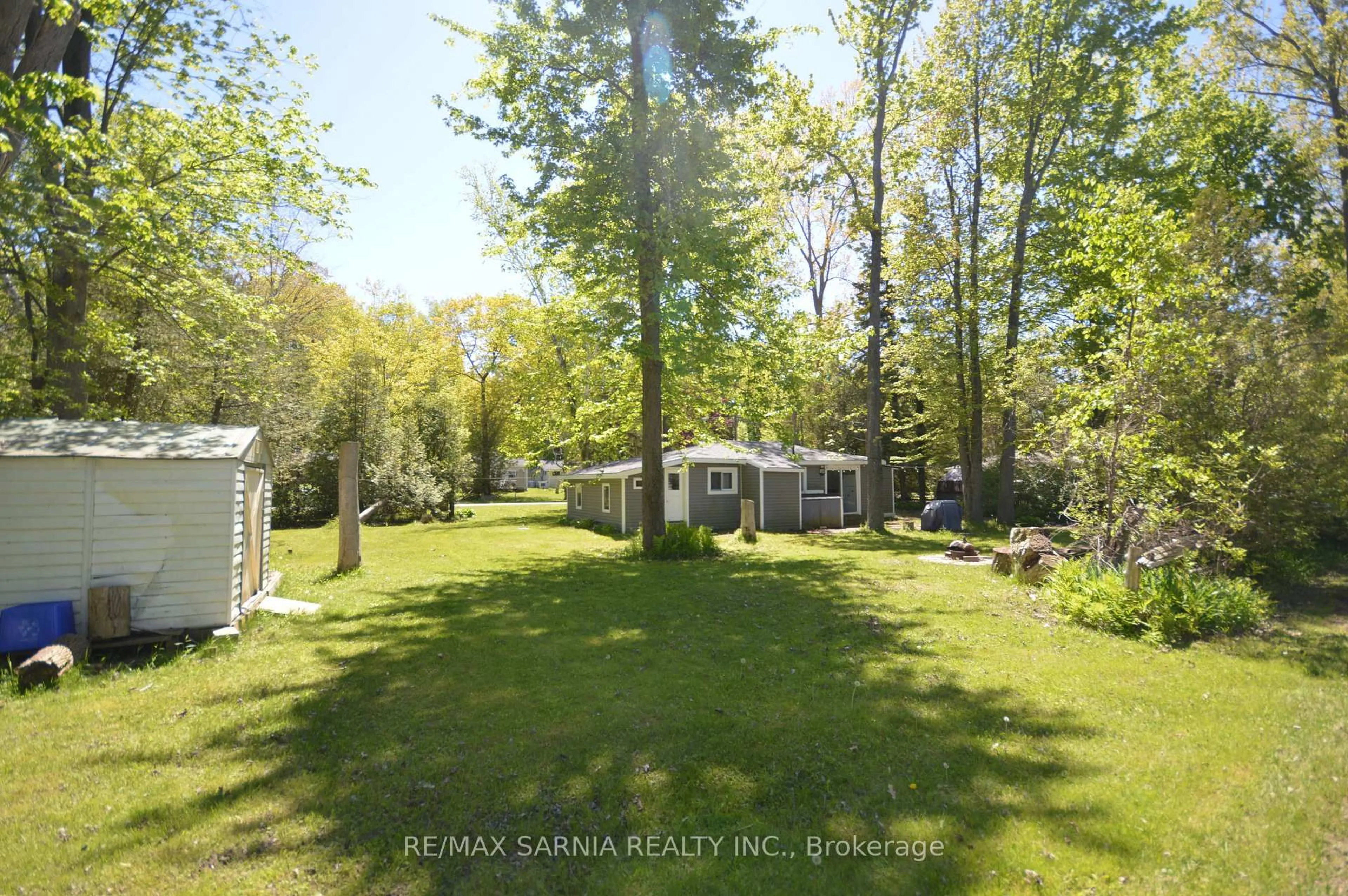 A pic from outside/outdoor area/front of a property/back of a property/a pic from drone, water/lake/river/ocean view for 6208 LONDON Rd, Lambton Shores Ontario N0N 1J1