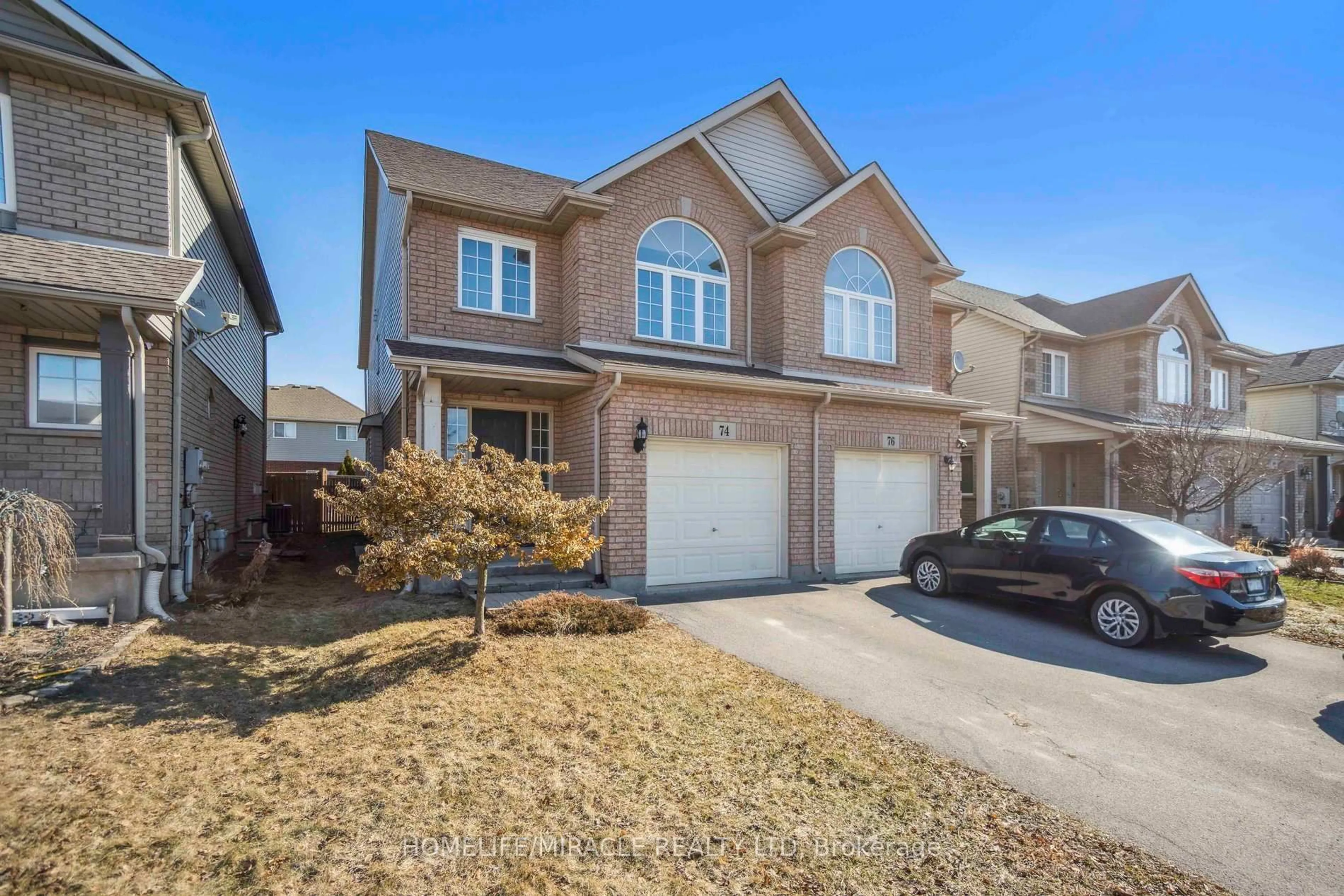 Home with vinyl exterior material, street for 74 Raspberry Tr, Thorold Ontario L2V 5E2
