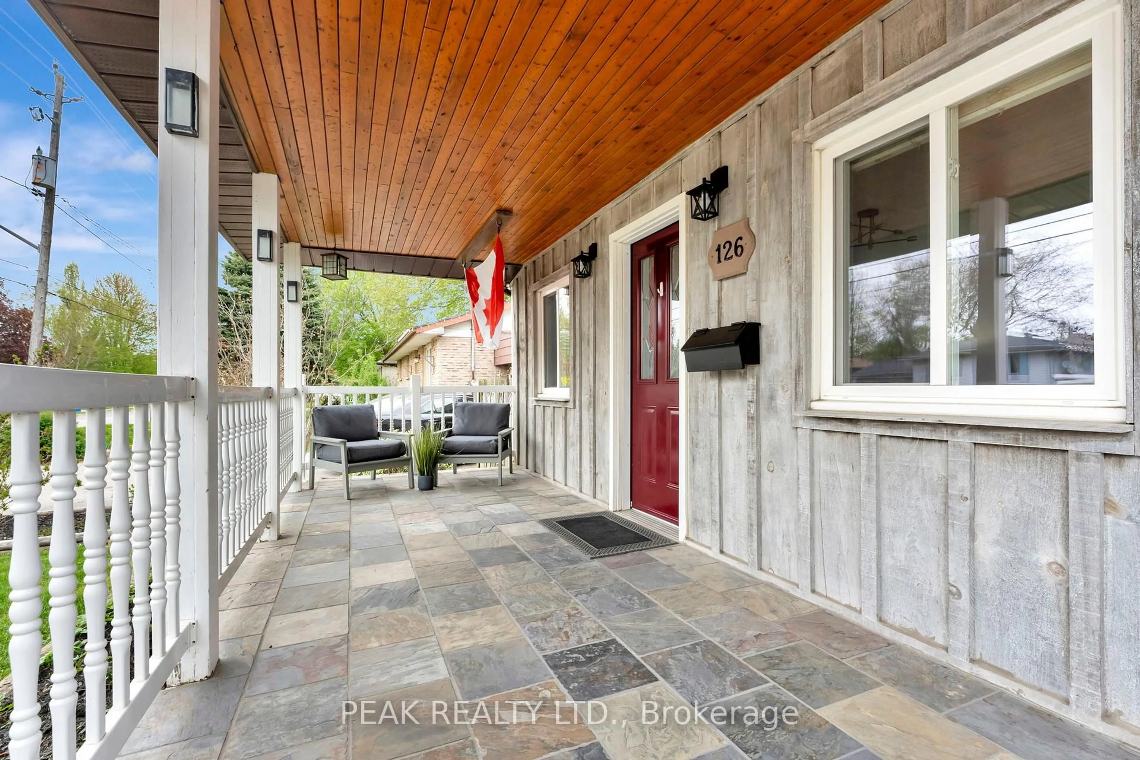 Patio, street for 126 Silver St, Brant Ontario N3L 1V4