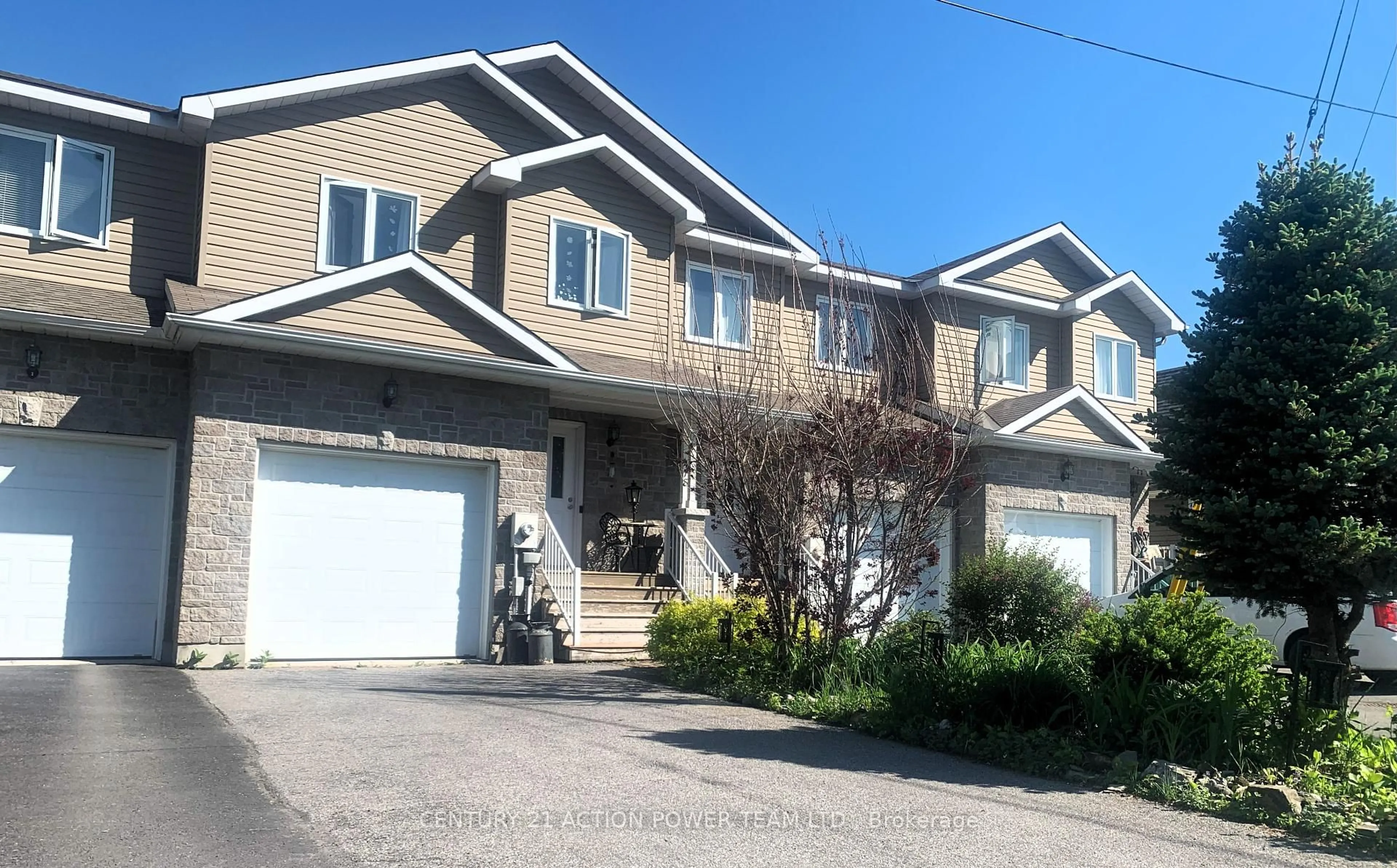 Home with vinyl exterior material, street for 480 North St, North Dundas Ontario K0C 2K0