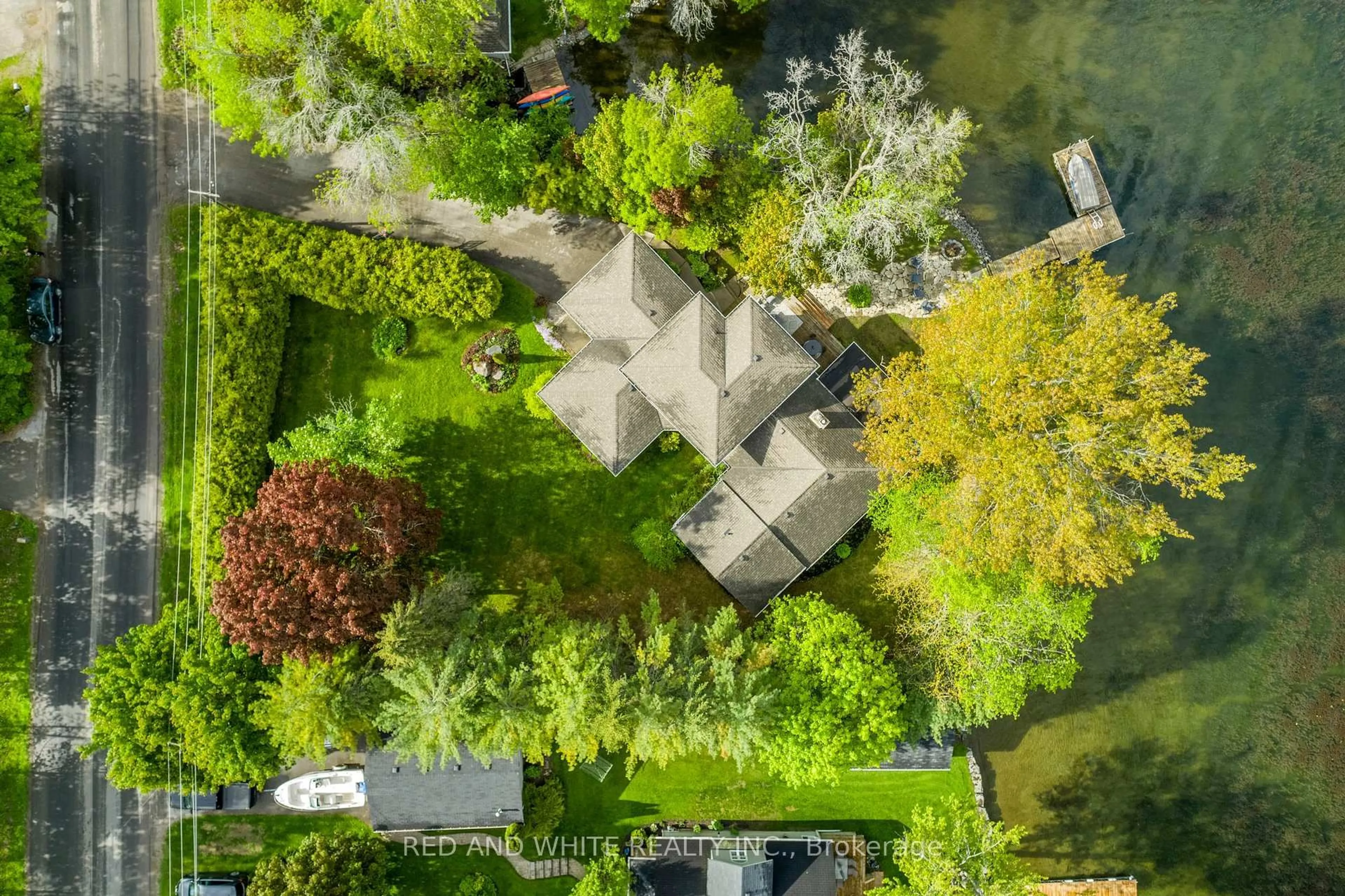 A pic from outside/outdoor area/front of a property/back of a property/a pic from drone, street for 409 Gifford Dr, Selwyn Ontario K9J 6X2