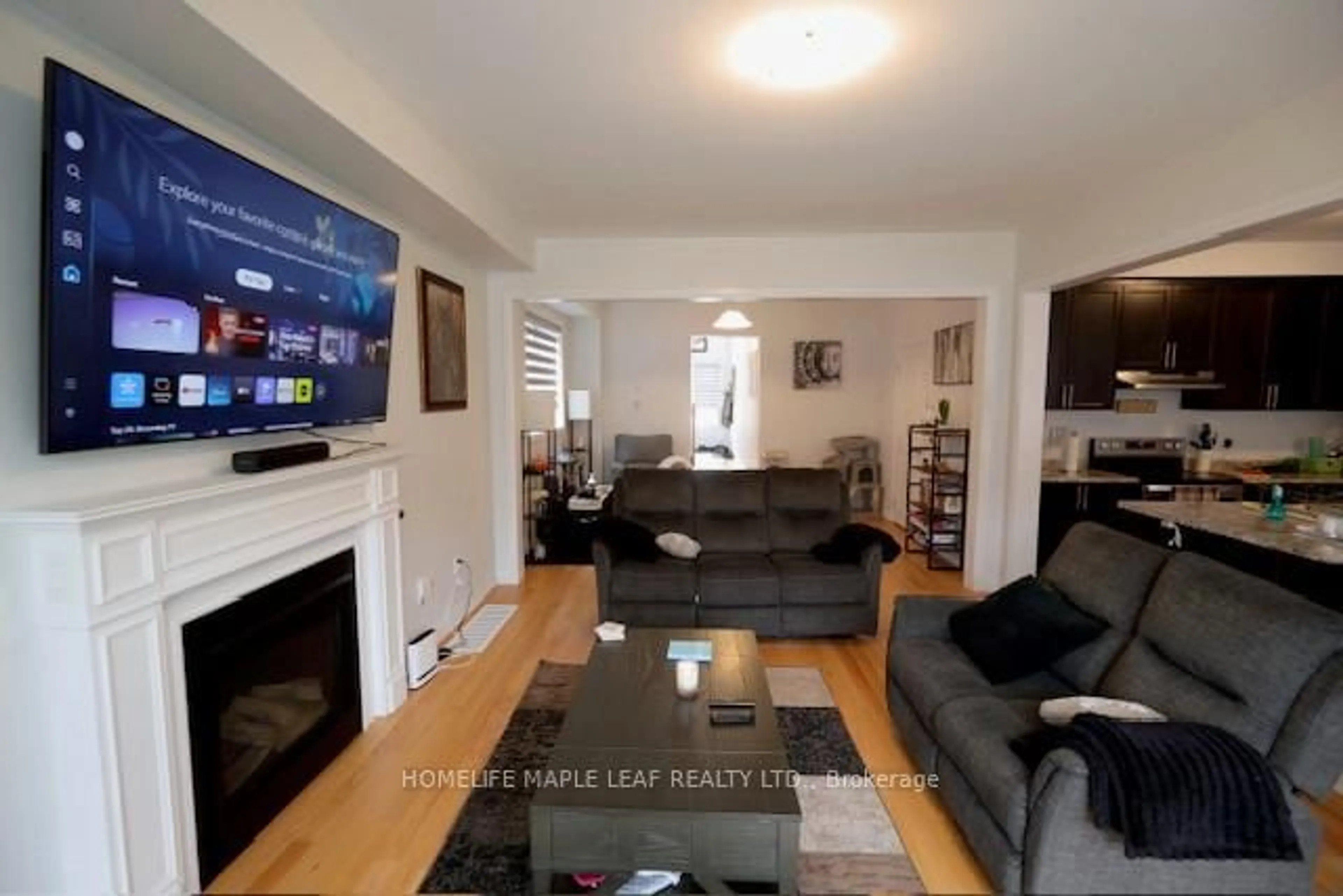 Living room with furniture, unknown for 156 Silverwood Cres, Woodstock Ontario N4T 0M6