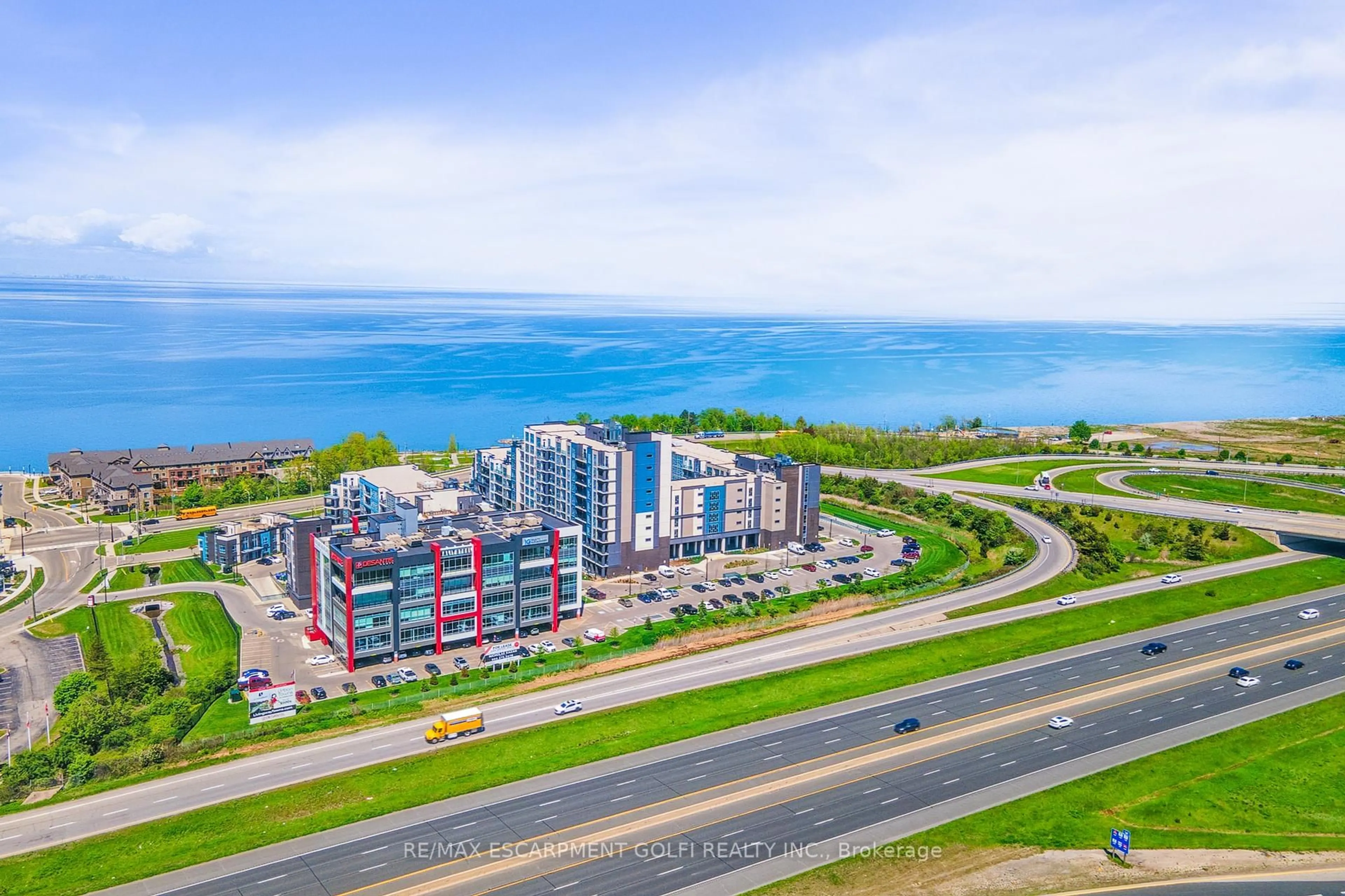 A pic from outside/outdoor area/front of a property/back of a property/a pic from drone, water/lake/river/ocean view for 16 Concord Pl #904, Grimsby Ontario L3M 4E8