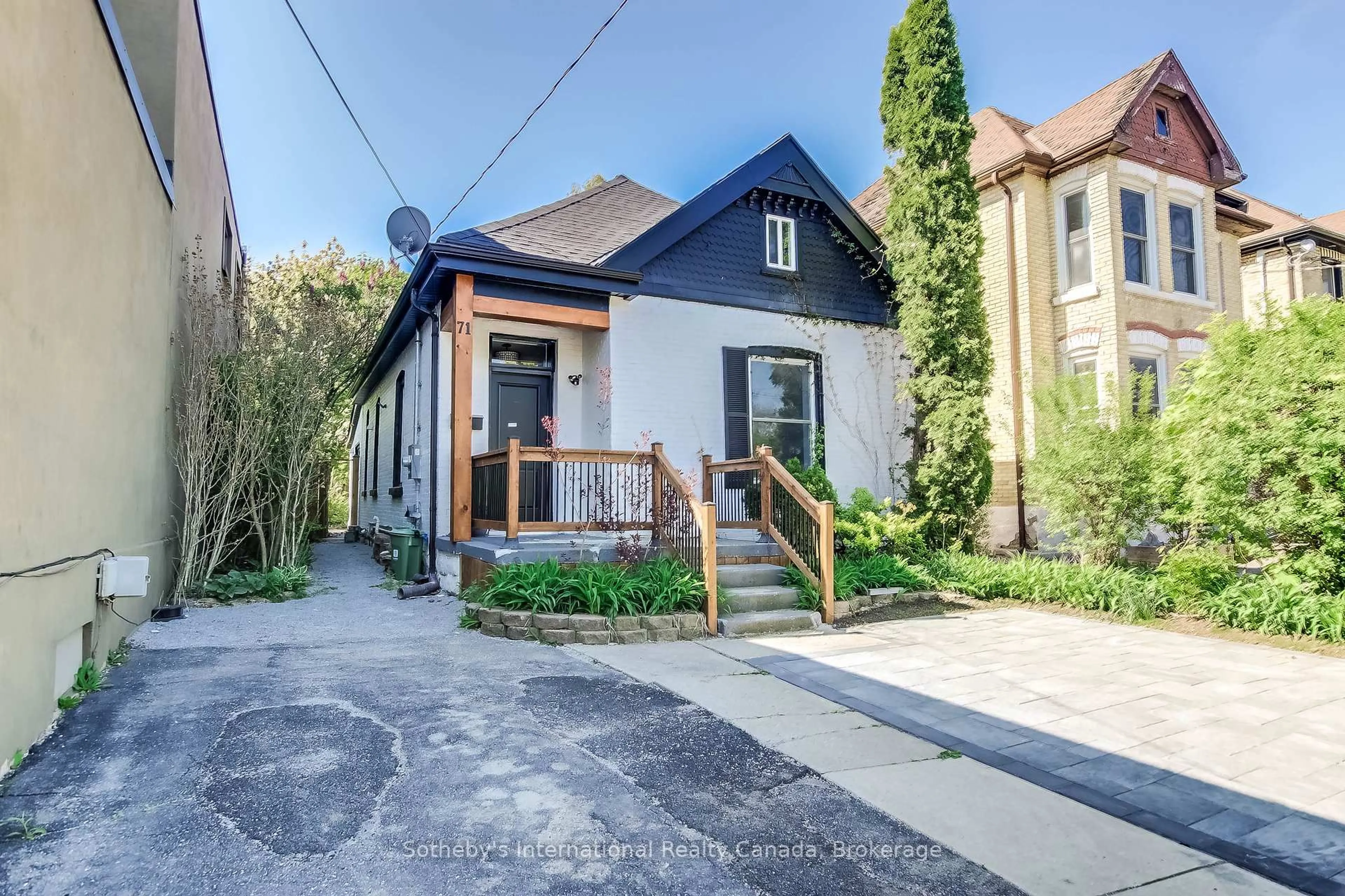 Unknown for 71 Briscoe St, London South Ontario N6C 1W8