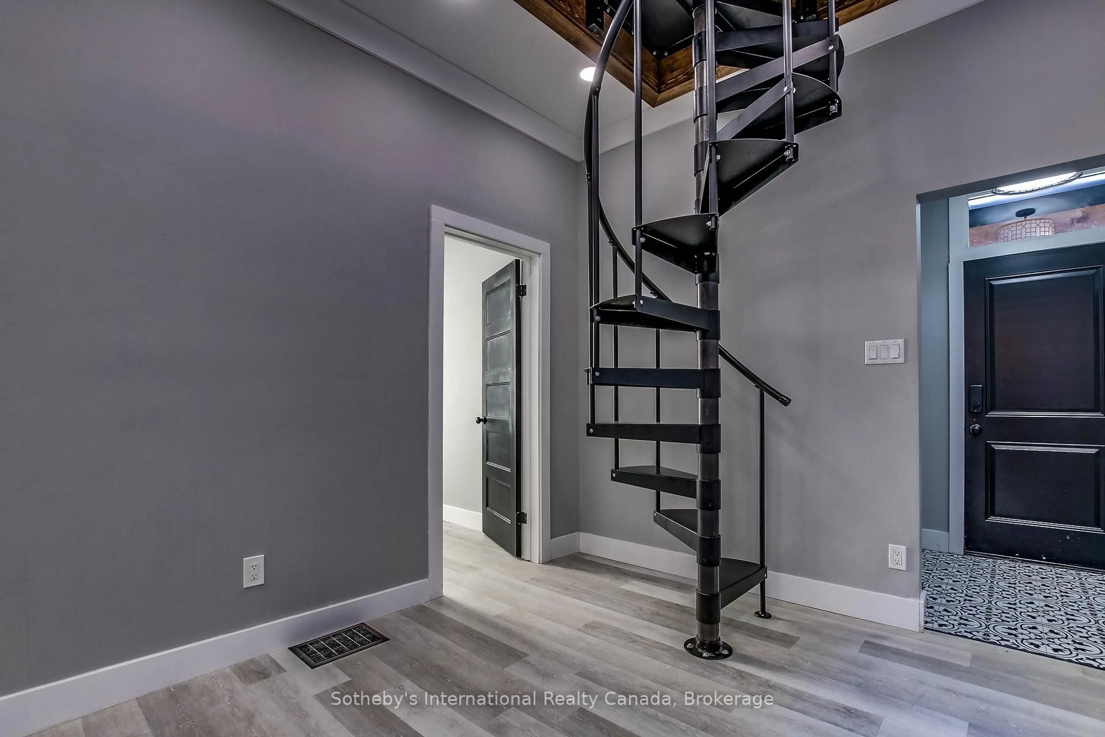 Stairs for 71 Briscoe St, London South Ontario N6C 1W8