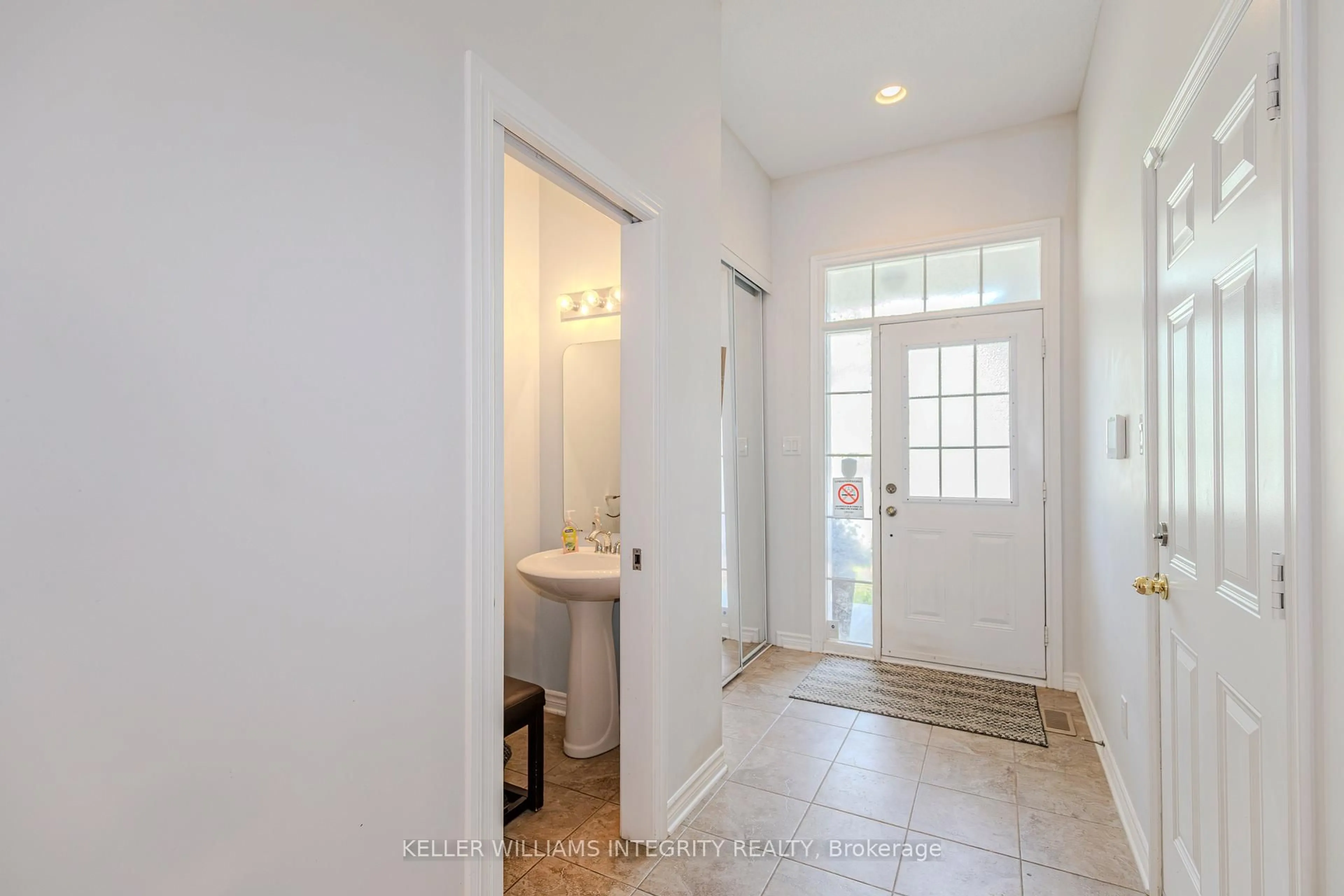 Indoor entryway for 564 Remnor Ave, Ottawa Ontario K2T 0A5