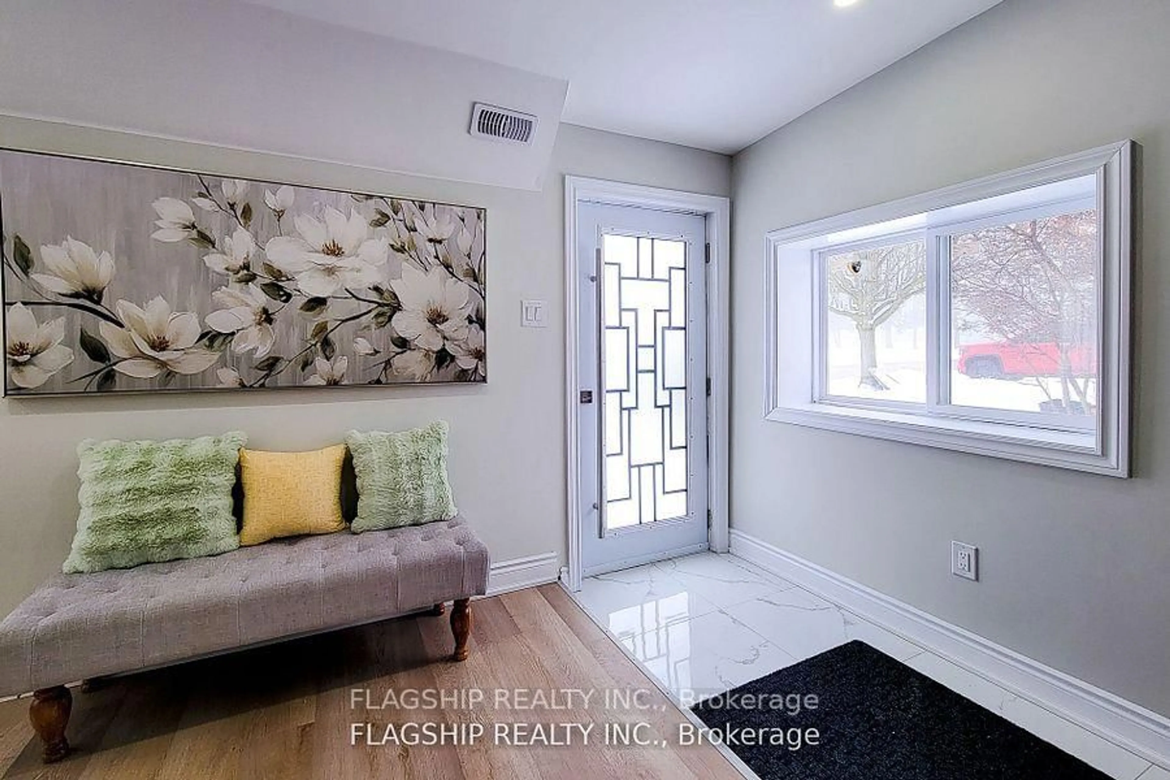 Indoor entryway for 727 College Ave, Woodstock Ontario N4S 2C7
