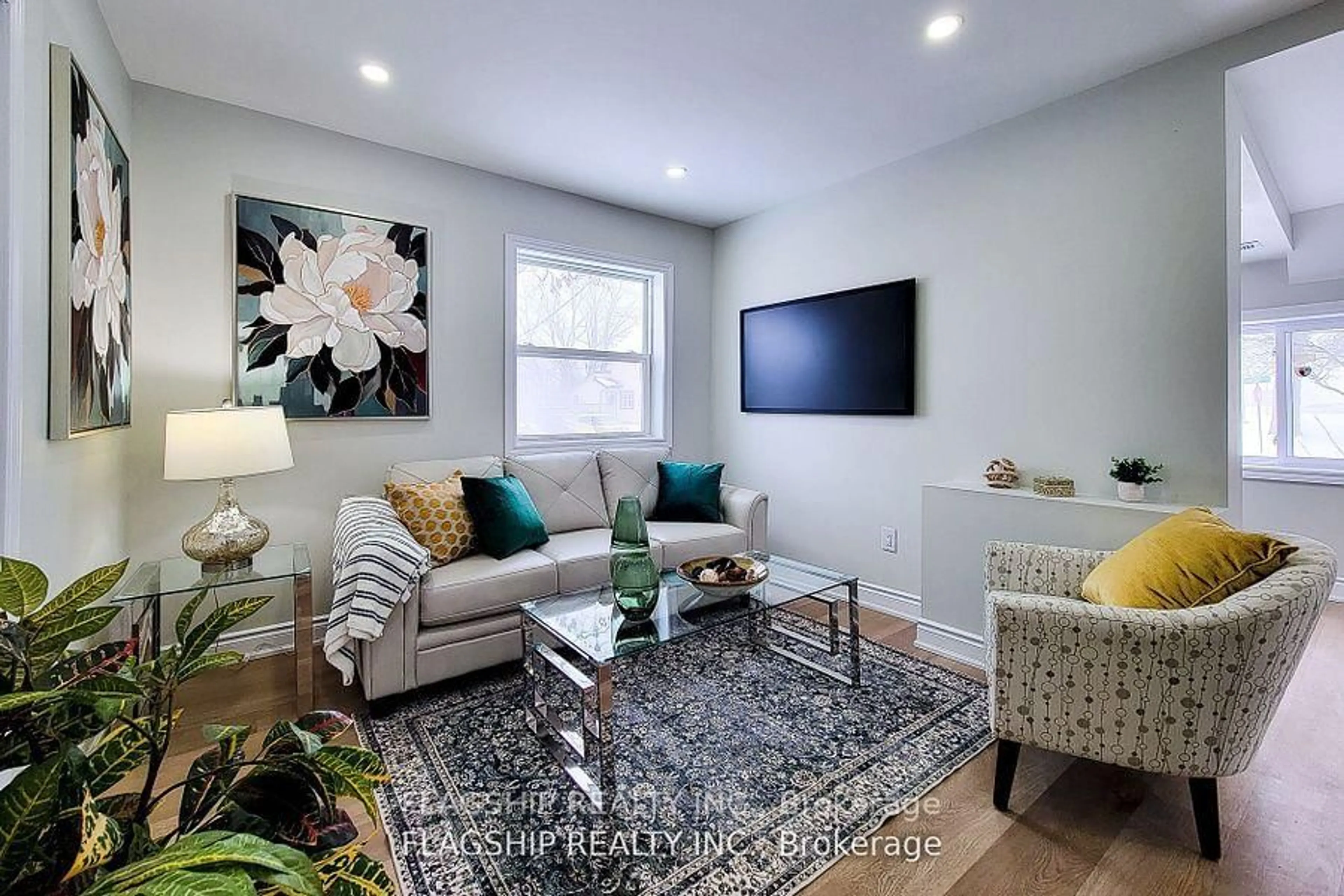 Living room with furniture, unknown for 727 College Ave, Woodstock Ontario N4S 2C7