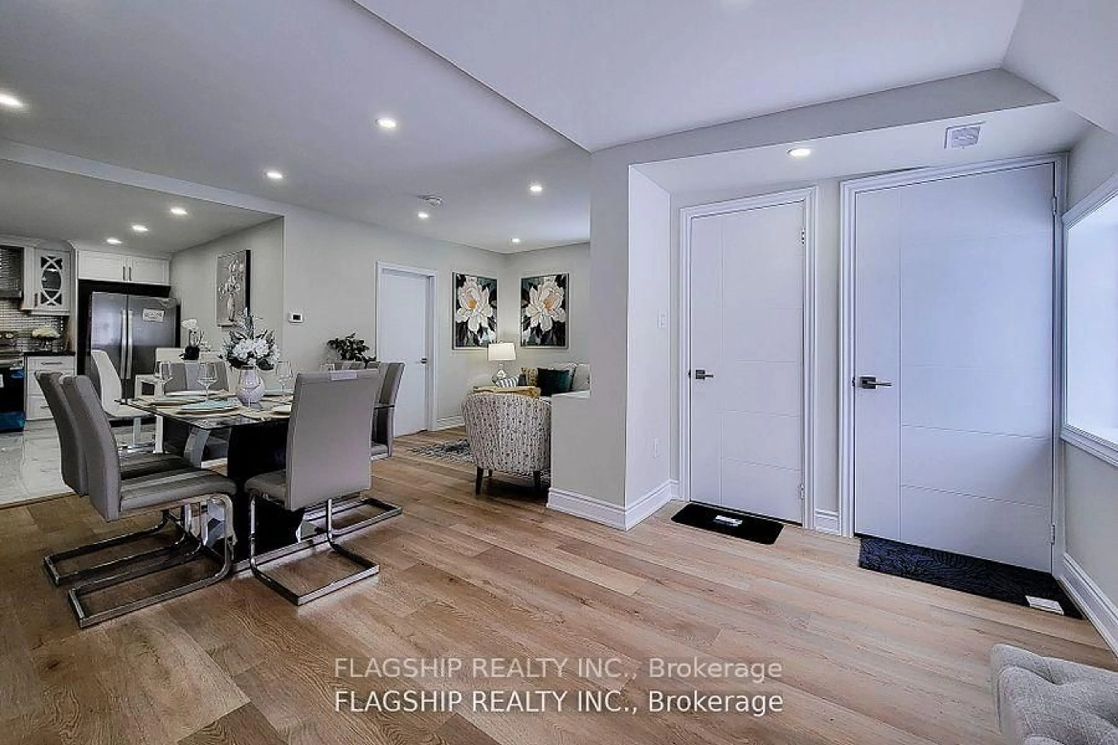 Indoor entryway for 727 College Ave, Woodstock Ontario N4S 2C7