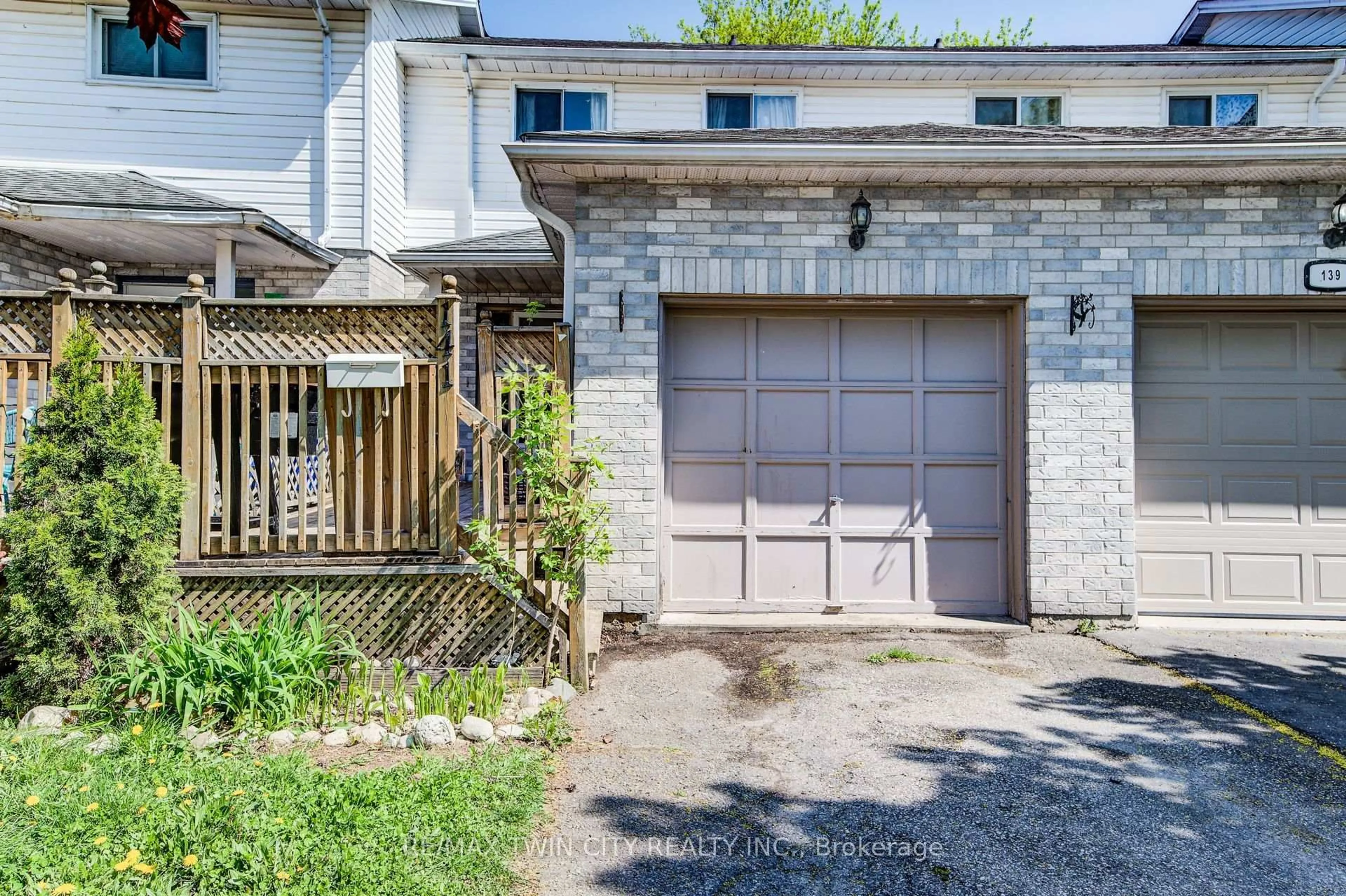 Unknown for 141 Chestnut St, Cambridge Ontario N3H 2J9