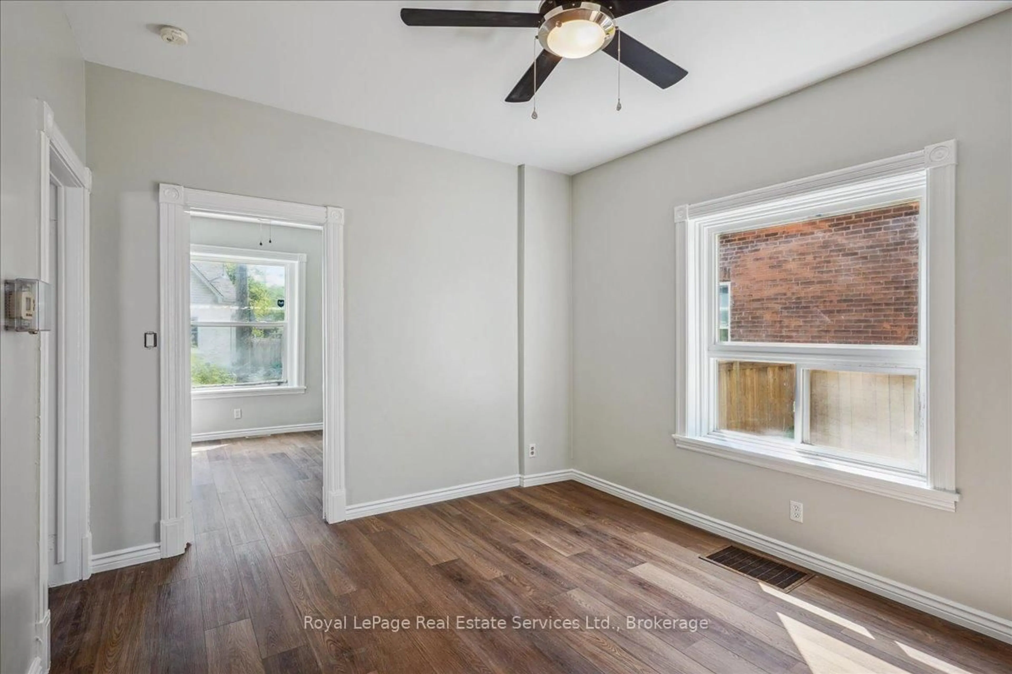 A pic of a room for 33 Rose Ave, Brantford Ontario N3S 2M3