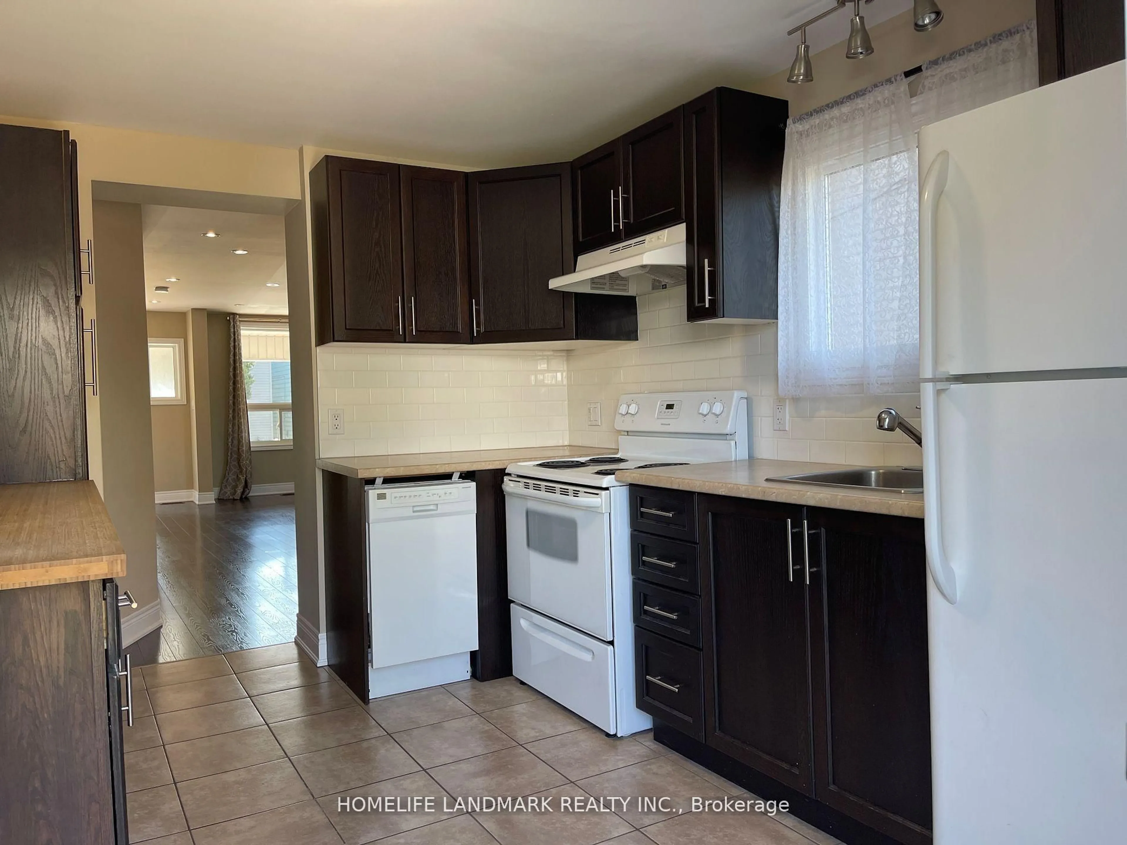 Standard kitchen, unknown for 109 Belview Ave, Hamilton Ontario L8L 7K9